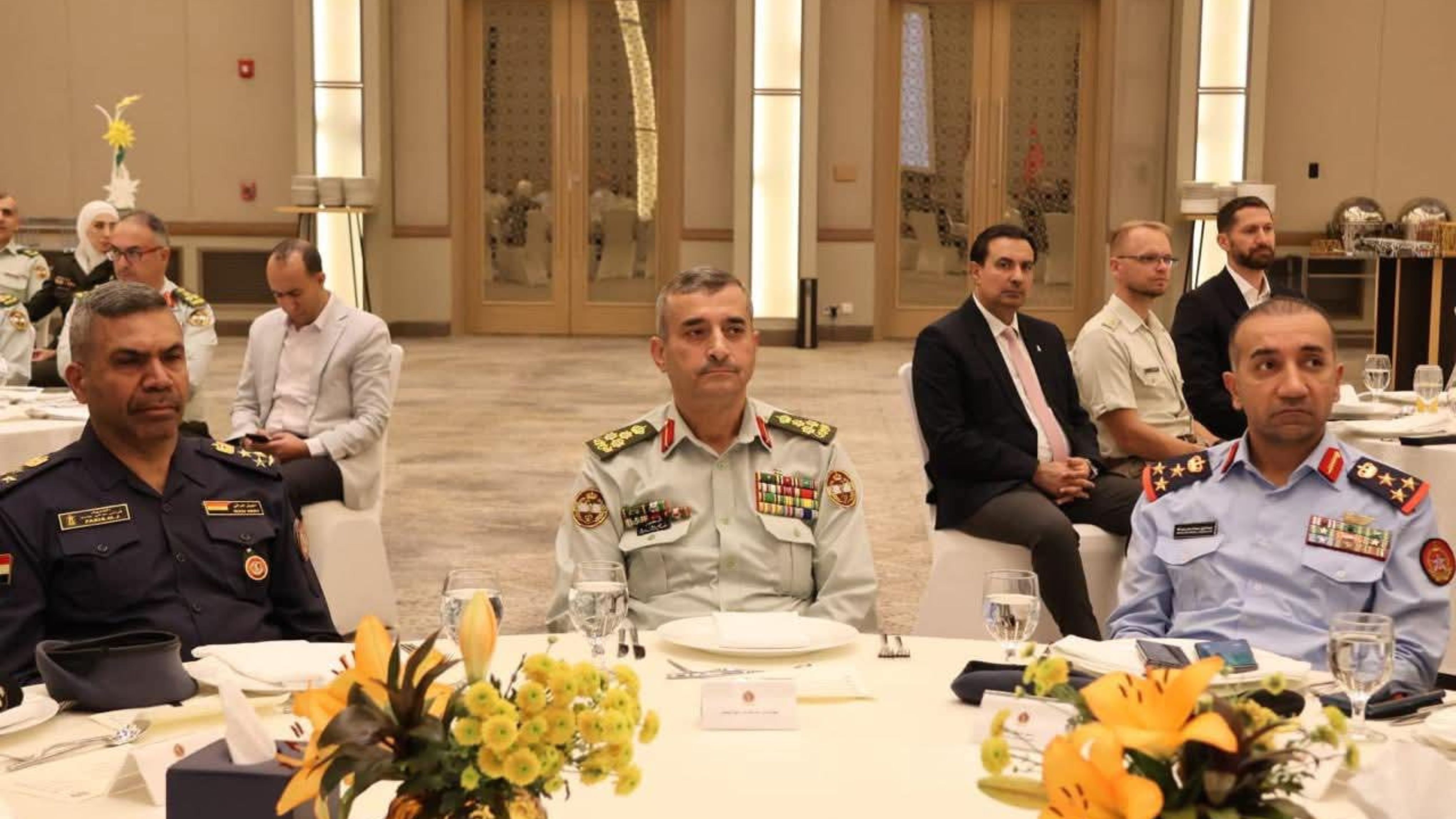 مدير عام الخدمات الطبية الملكية يلتقي عدد من الملحقين العسكريين