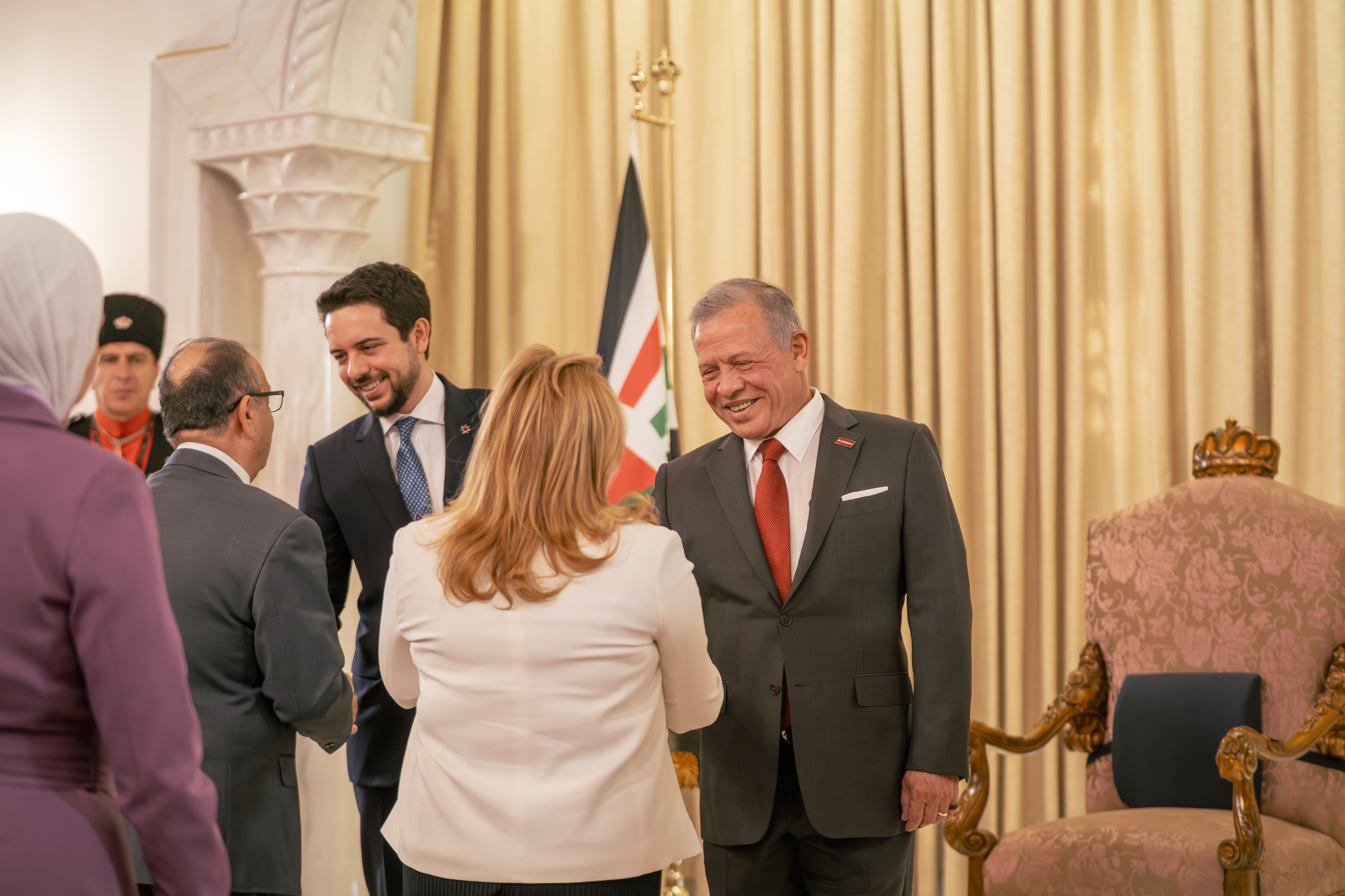 الملك يستمع إلى ردي مجلسي الأعيان والنواب على خطاب العرش