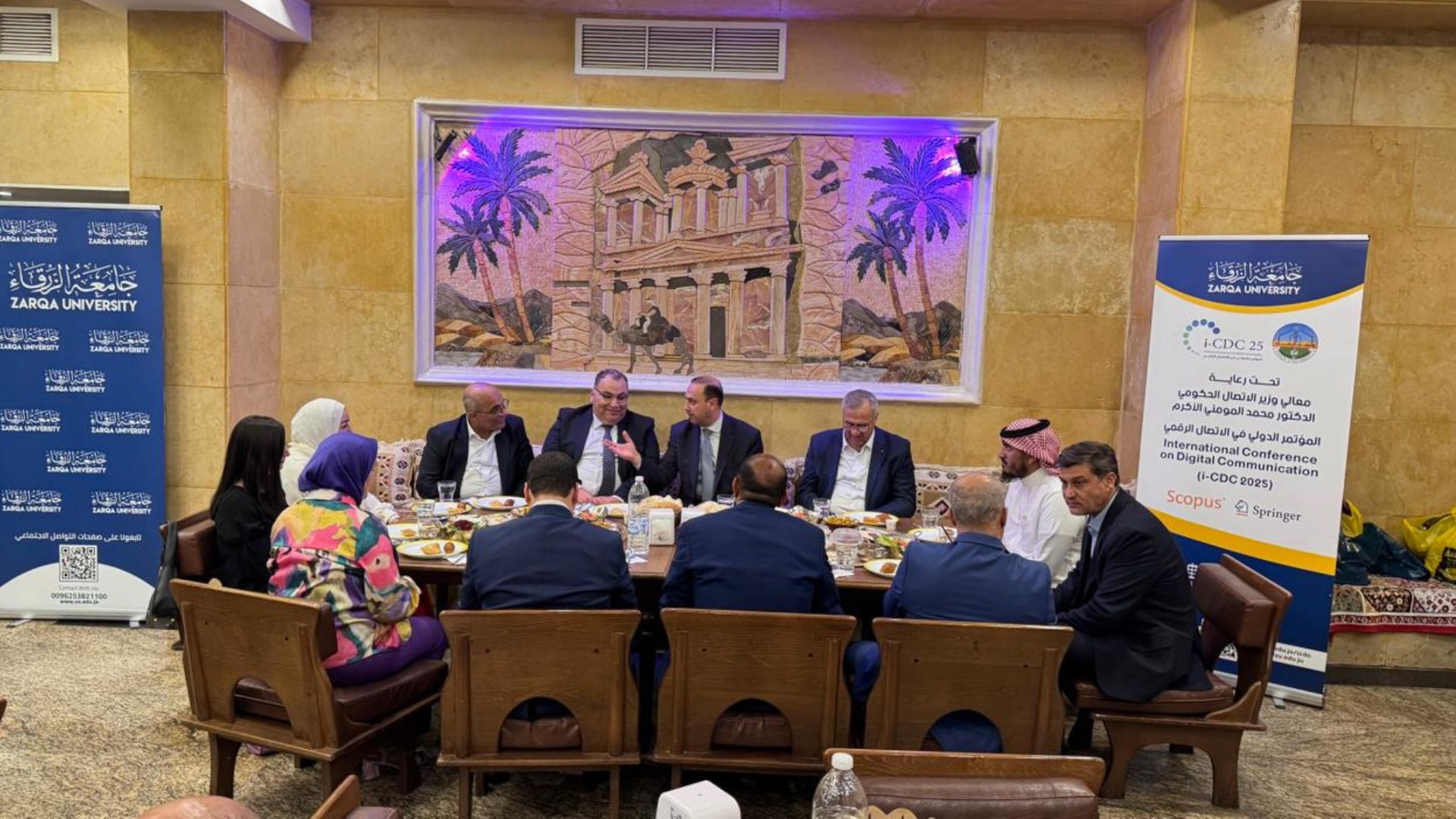 المومني يلتقي الباحثين المشاركين في المؤتمر الدولي في الاتصال الرقمي بجامعة الزرقاء
