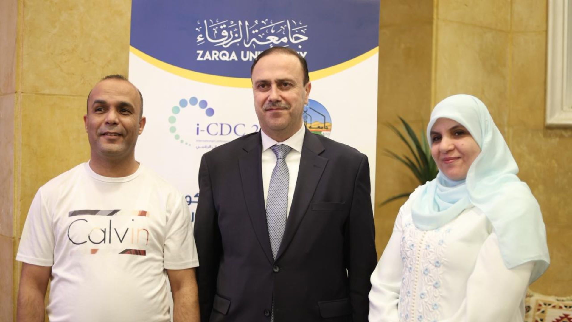 المومني يلتقي الباحثين المشاركين في المؤتمر الدولي في الاتصال الرقمي بجامعة الزرقاء