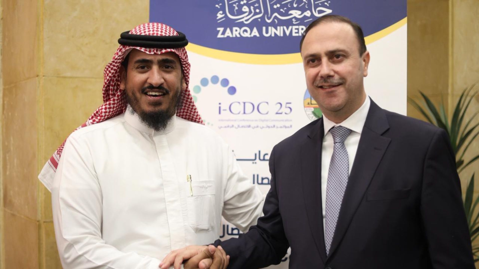 المومني يلتقي الباحثين المشاركين في المؤتمر الدولي في الاتصال الرقمي بجامعة الزرقاء