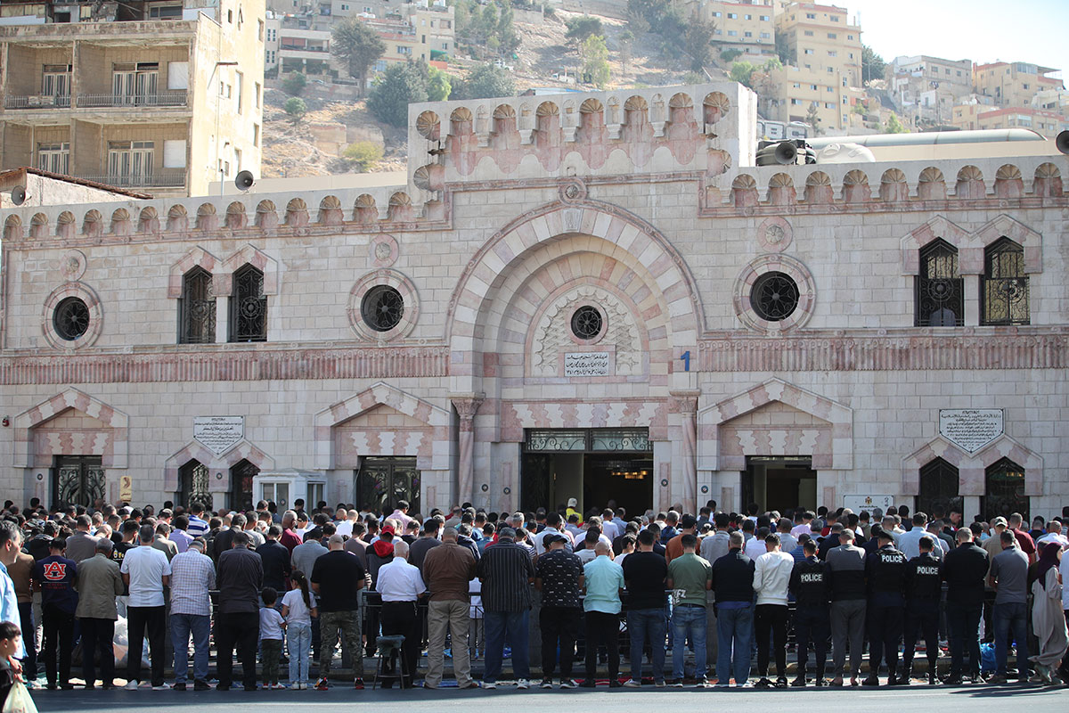 الأردنيون يؤدون صلاة الاستسقاء في مختلف مناطق المملكة