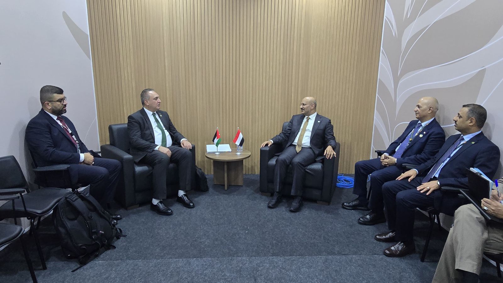 وزير البيئة يعقد لقاءات على هامش مشاركته بمؤتمر الأطراف حول تغير المناخ