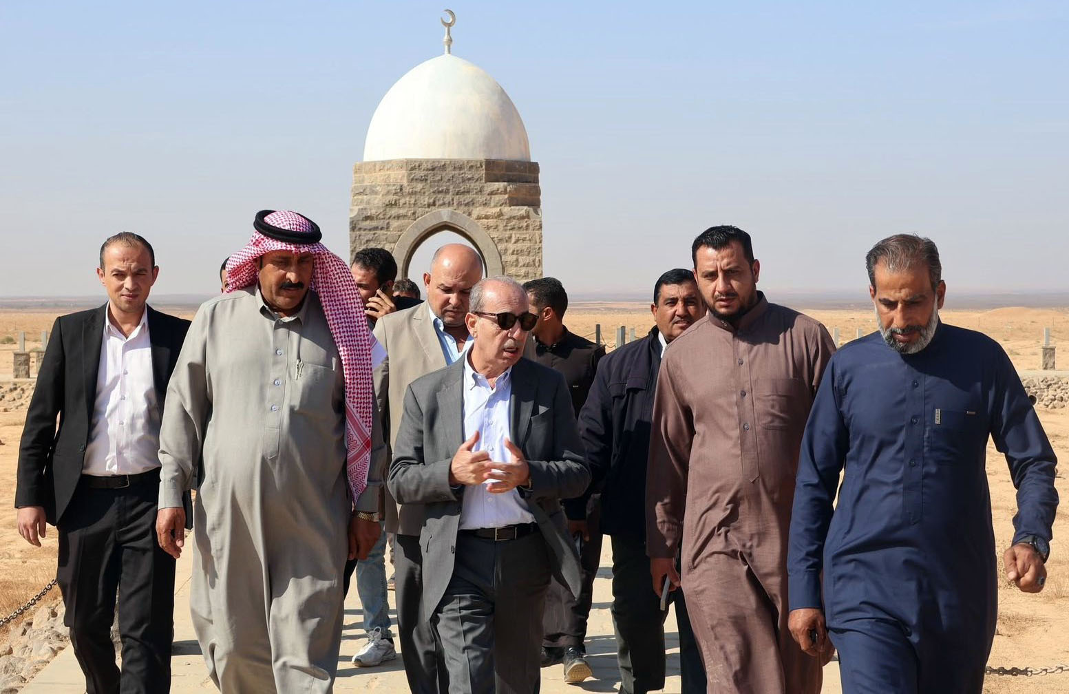 وزير الإدارة المحلية يتفقد بلديتي الصفاوي والمفرق