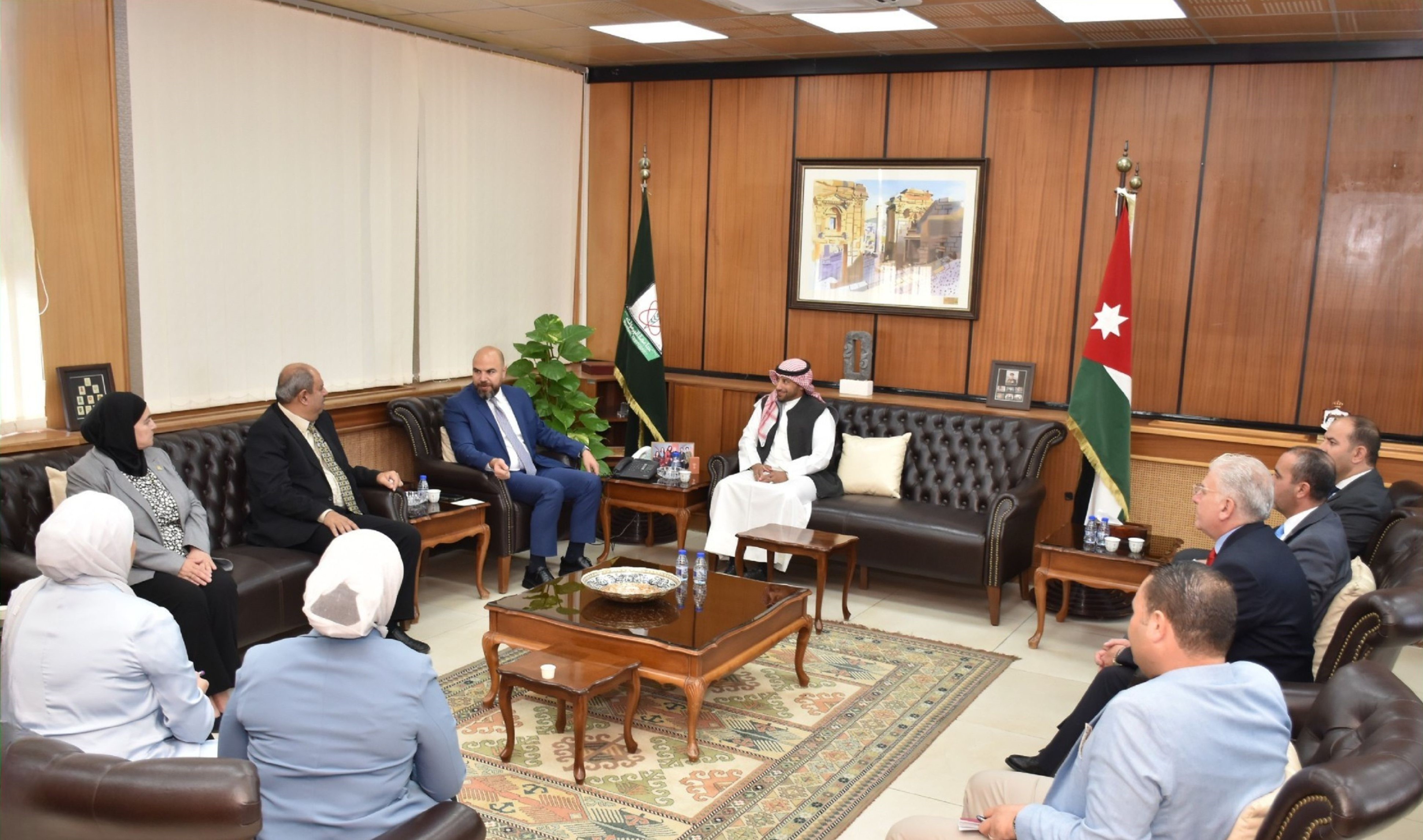 اليرموك والمكتب الثقافي الكويتي يبحثان التعاون الأكاديمي