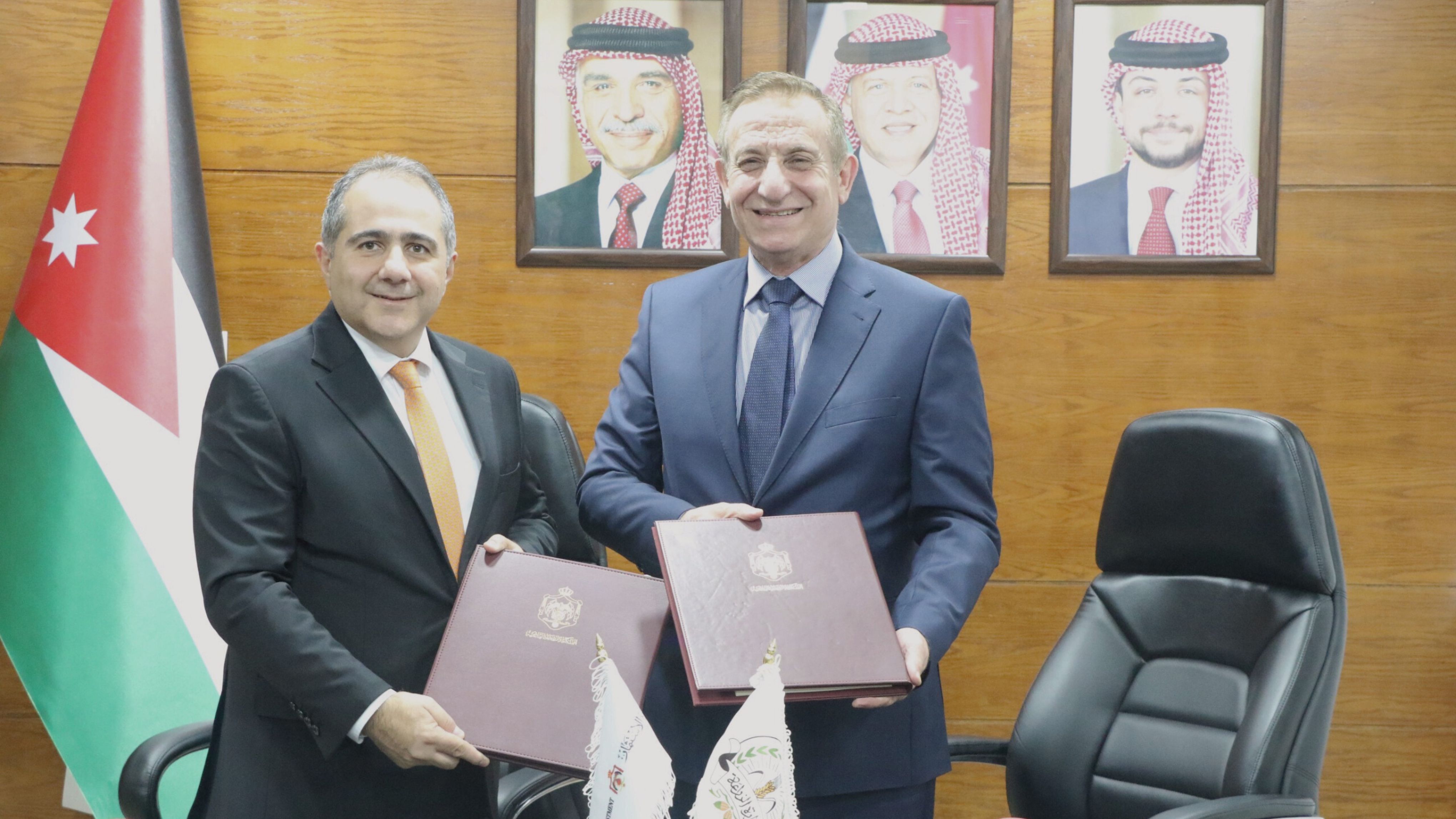 وزارتا الاستثمار والزراعة توقّعان اتفاقية المطوّر الرئيس لمجمع الصناعات الزراعية التنموية 