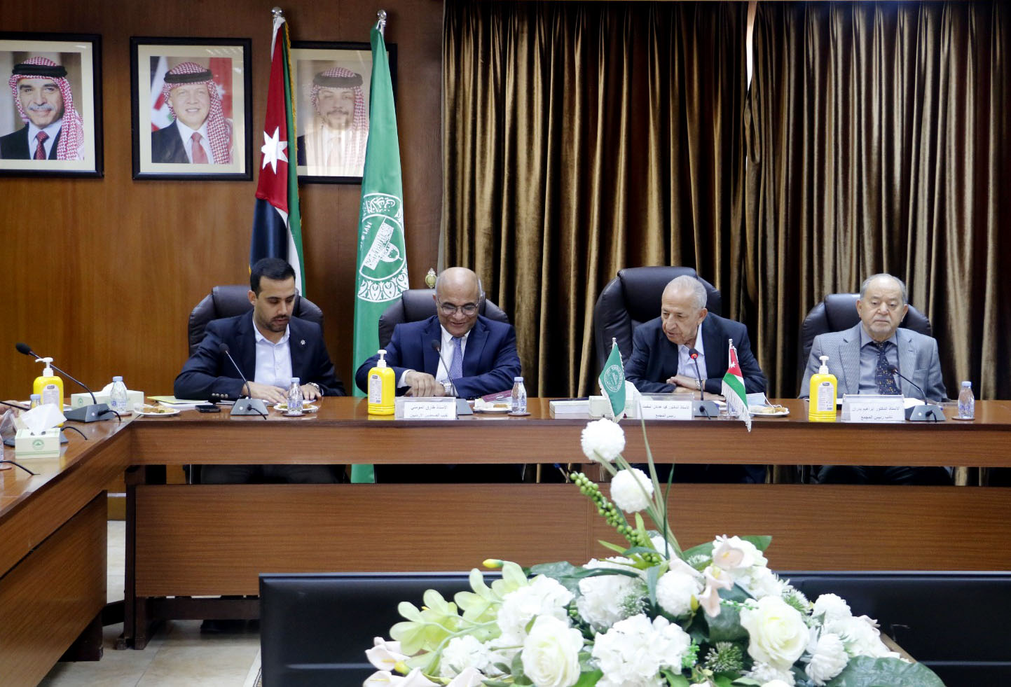 الصحفيين ومجمع اللغة العربية يبحثان سبل التعاون المشترك