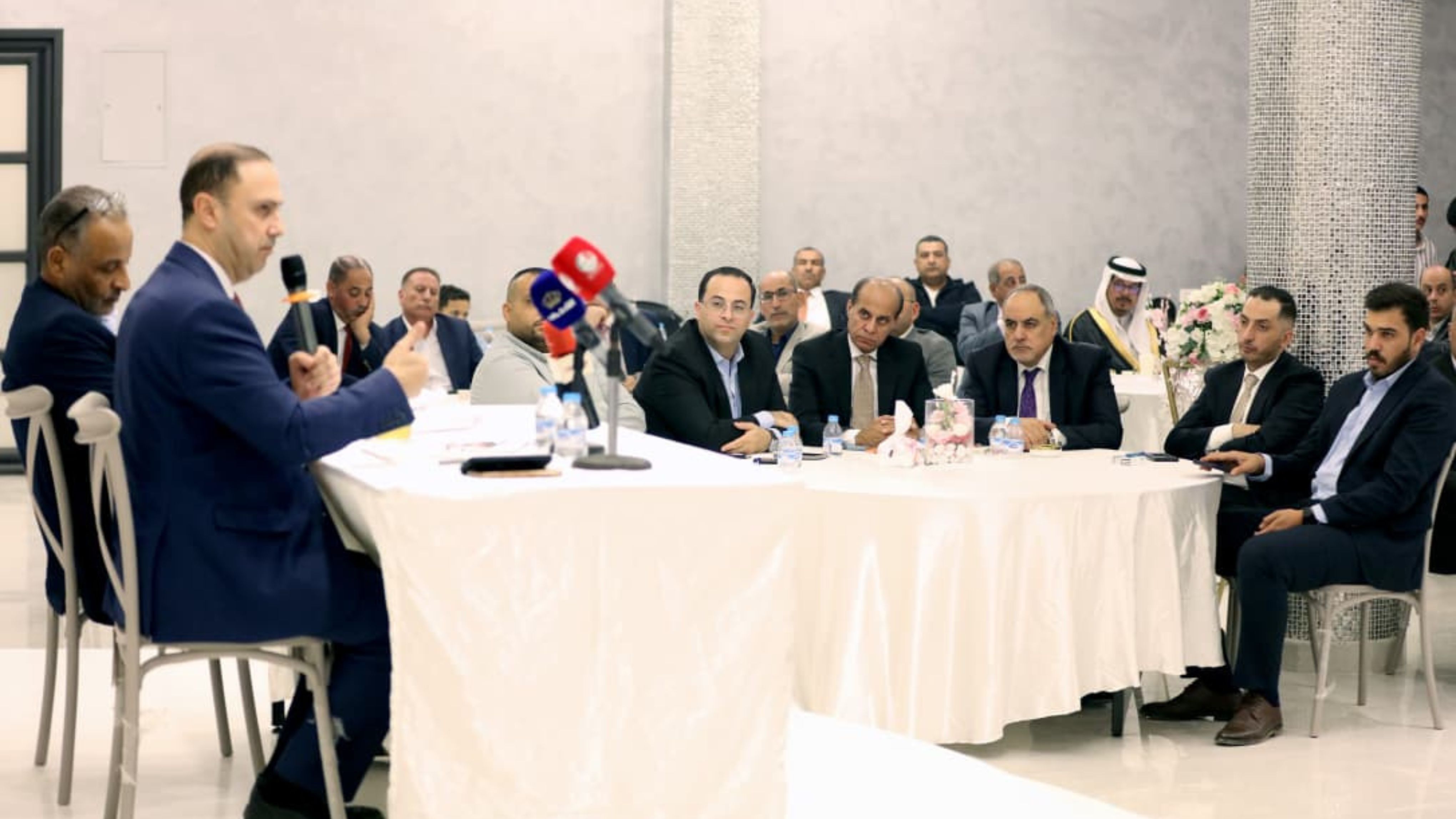 المومني: مشاريع التحديث السياسي والاقتصادي والإداري تمثل رؤية الدولة في مئويتها الثانية