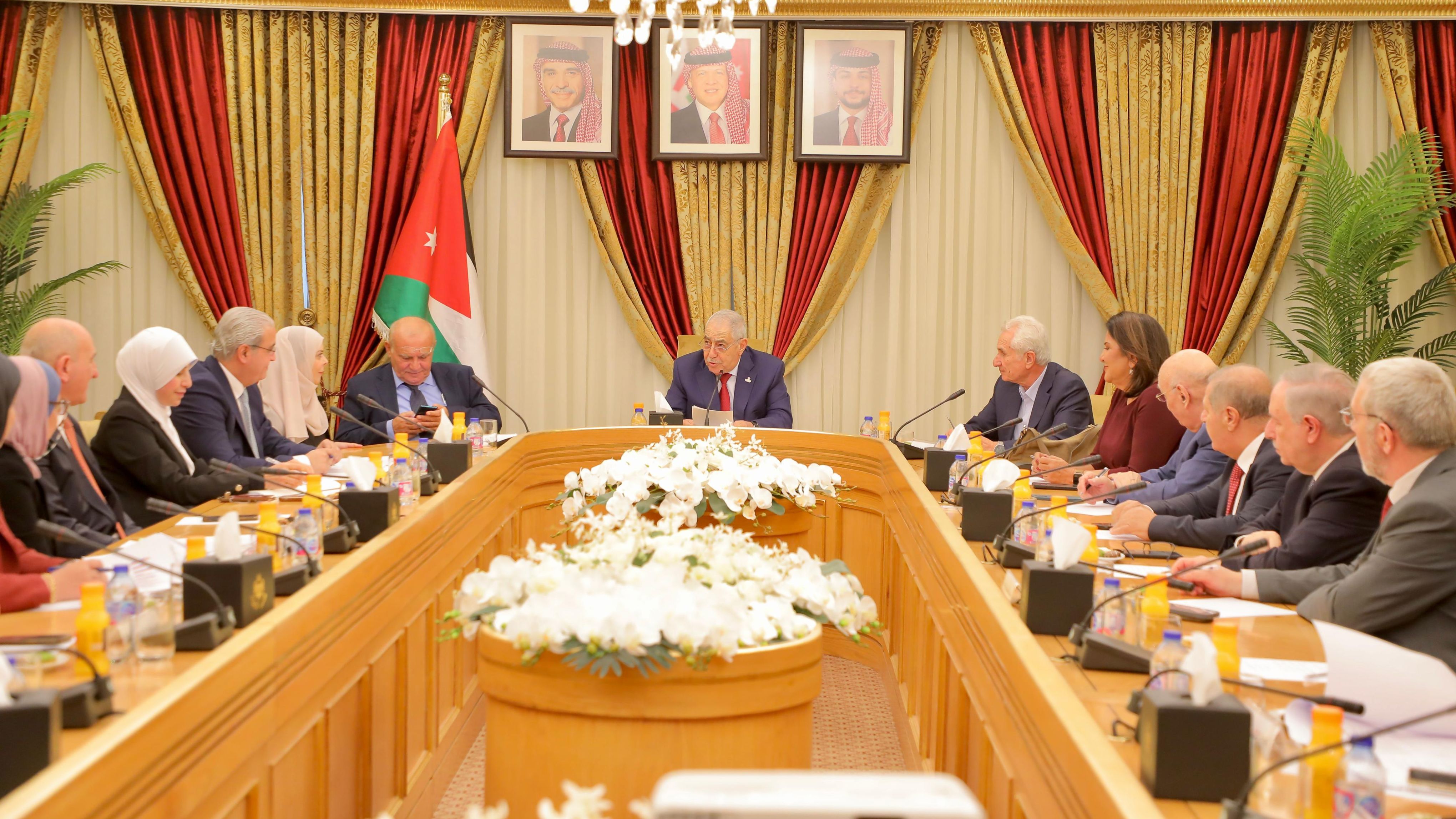  لجنة الصحة والبيئة في الأعيان تلتقي وزير الصحة