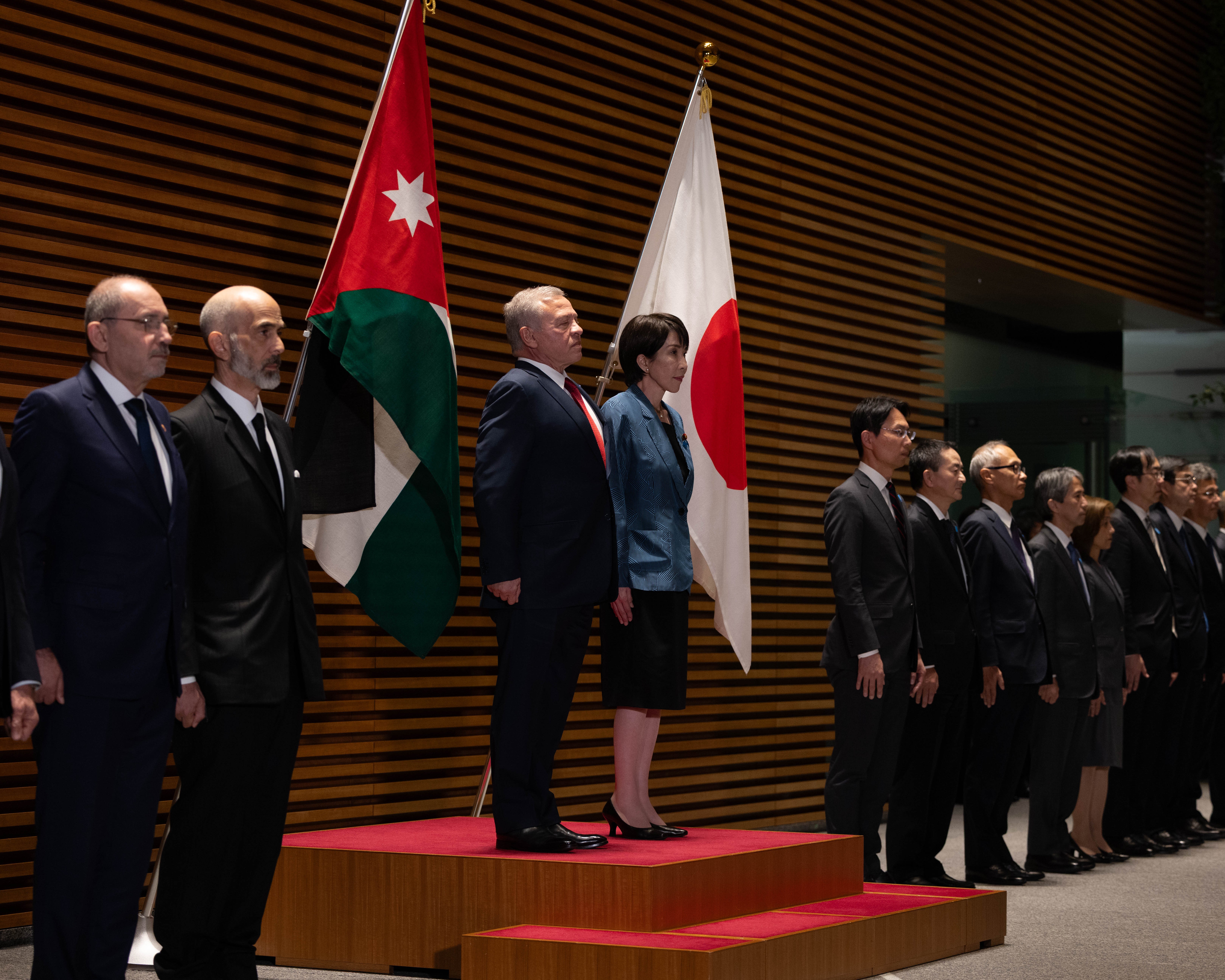  الملك يلتقي رئيسة الوزراء اليابانية ويؤكد أهمية تكثيف العمل على توسيع التعاون بين الأردن واليابان