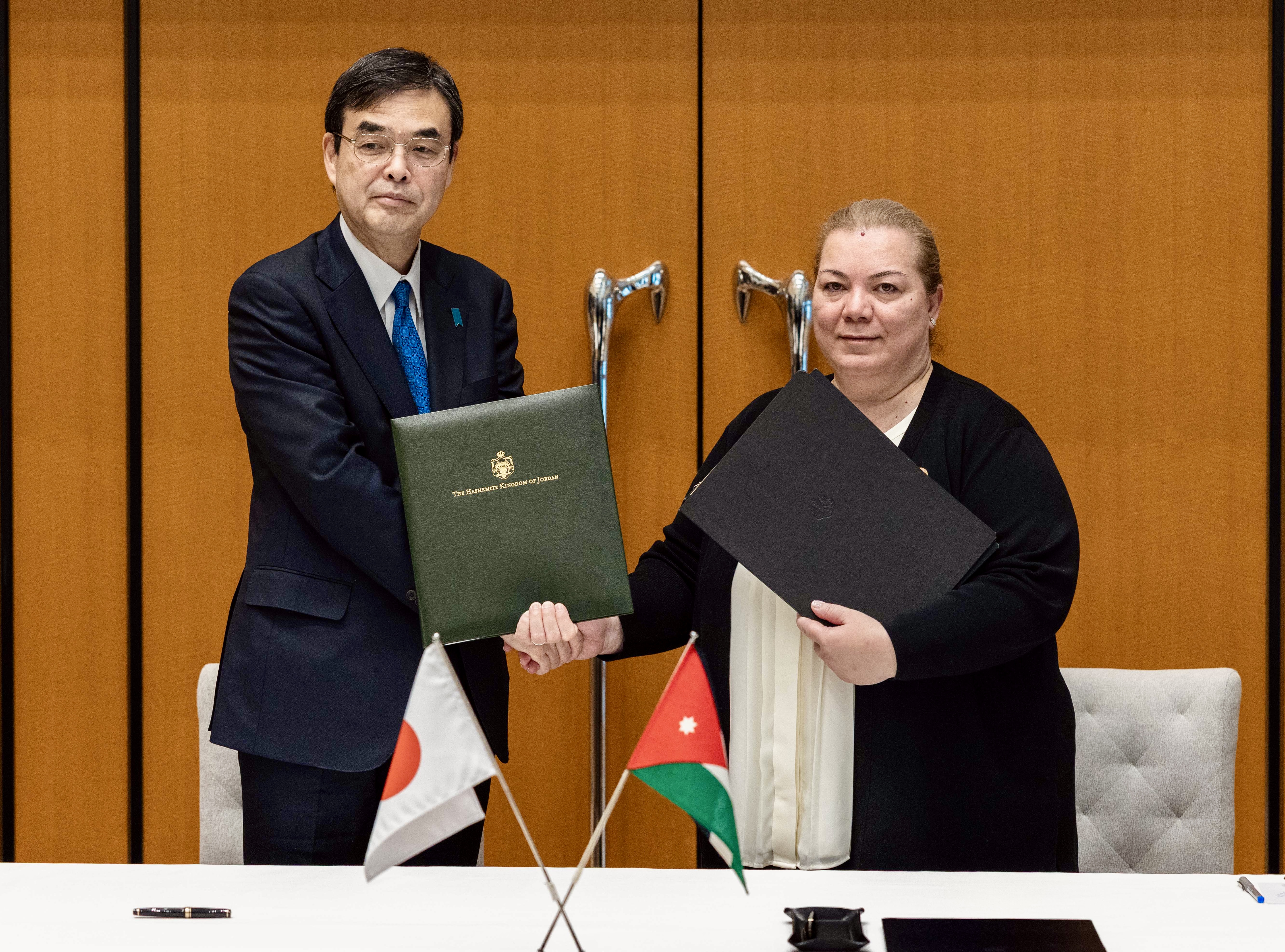  الملك يلتقي رئيسة الوزراء اليابانية ويؤكد أهمية تكثيف العمل على توسيع التعاون بين الأردن واليابان