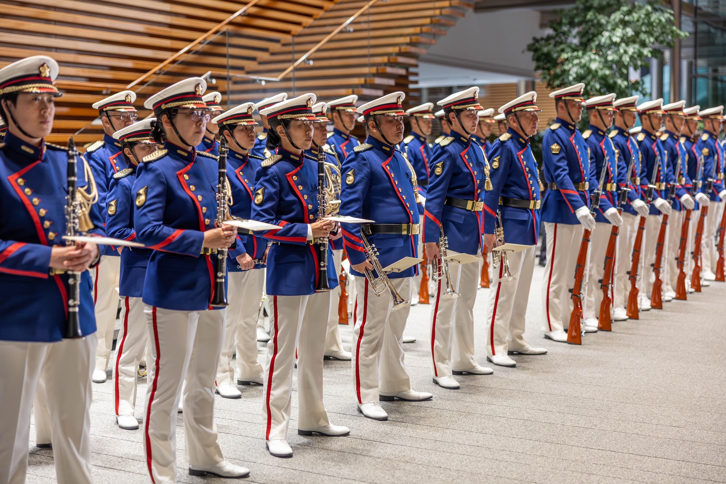  الملك يلتقي رئيسة الوزراء اليابانية ويؤكد أهمية تكثيف العمل على توسيع التعاون بين الأردن واليابان