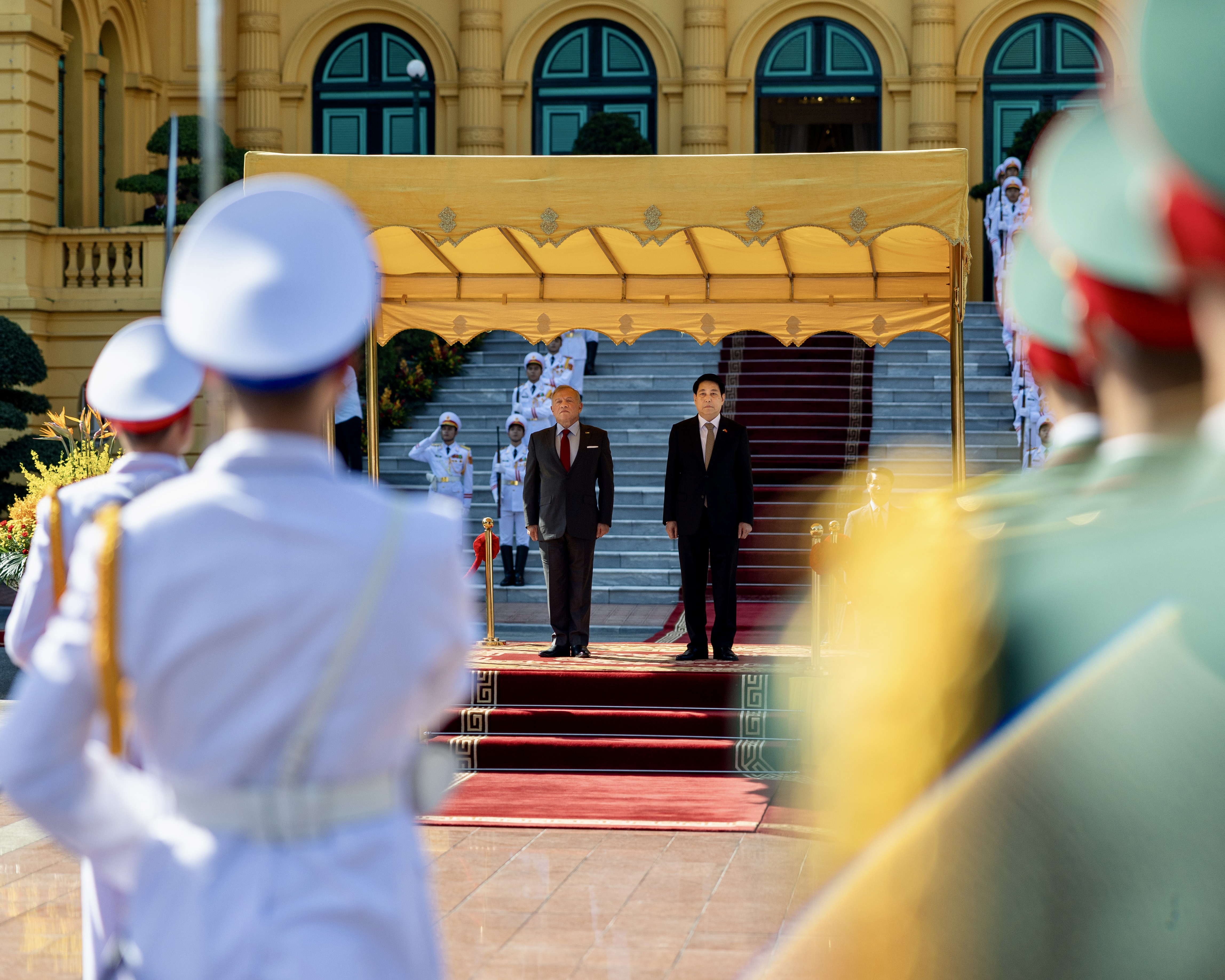  الملك ورئيس فيتنام يعقدان مباحثات في هانوي