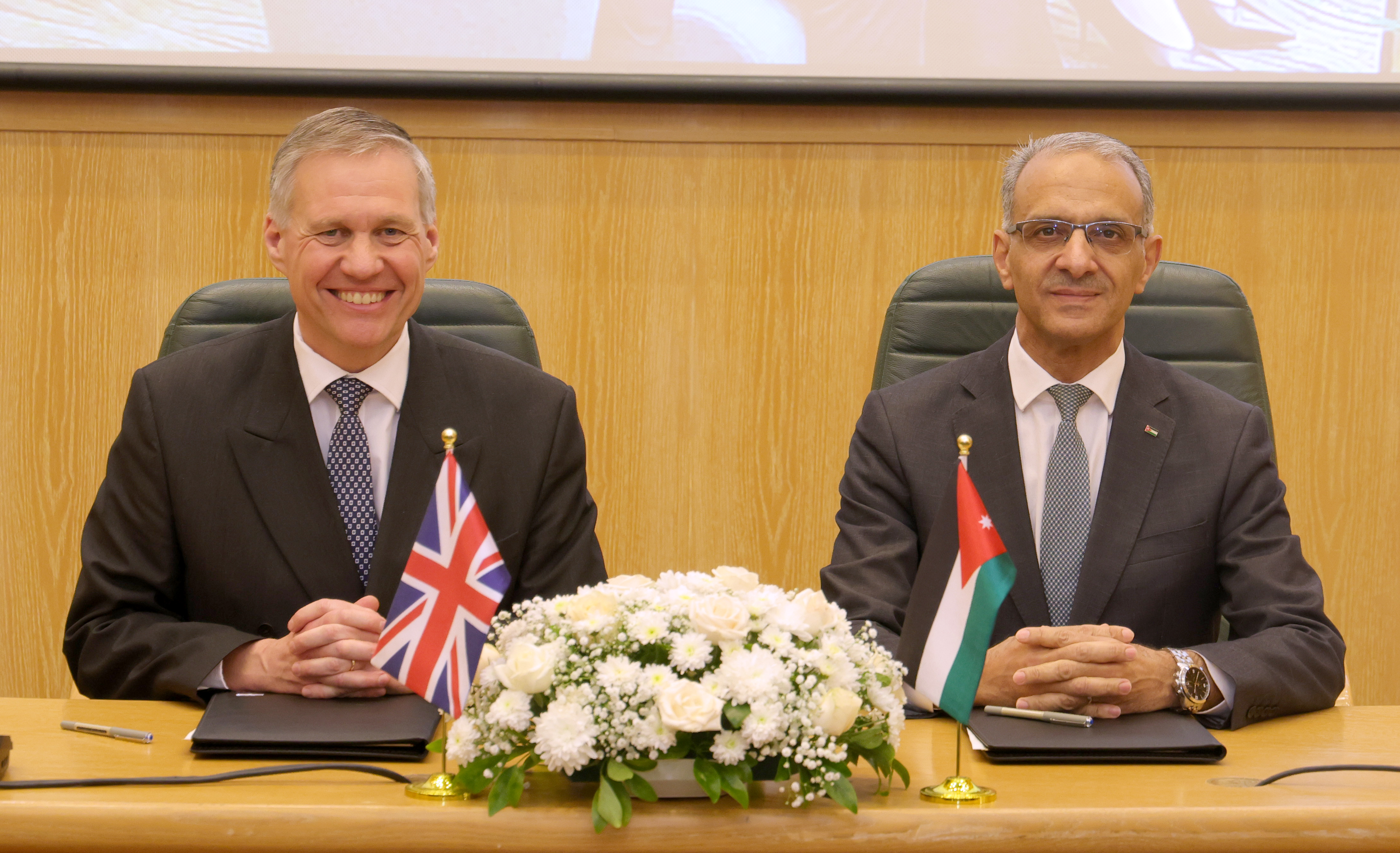  مذكرة بين ديوان المحاسبة ومكتب التدقيق الوطني في بريطانيا 