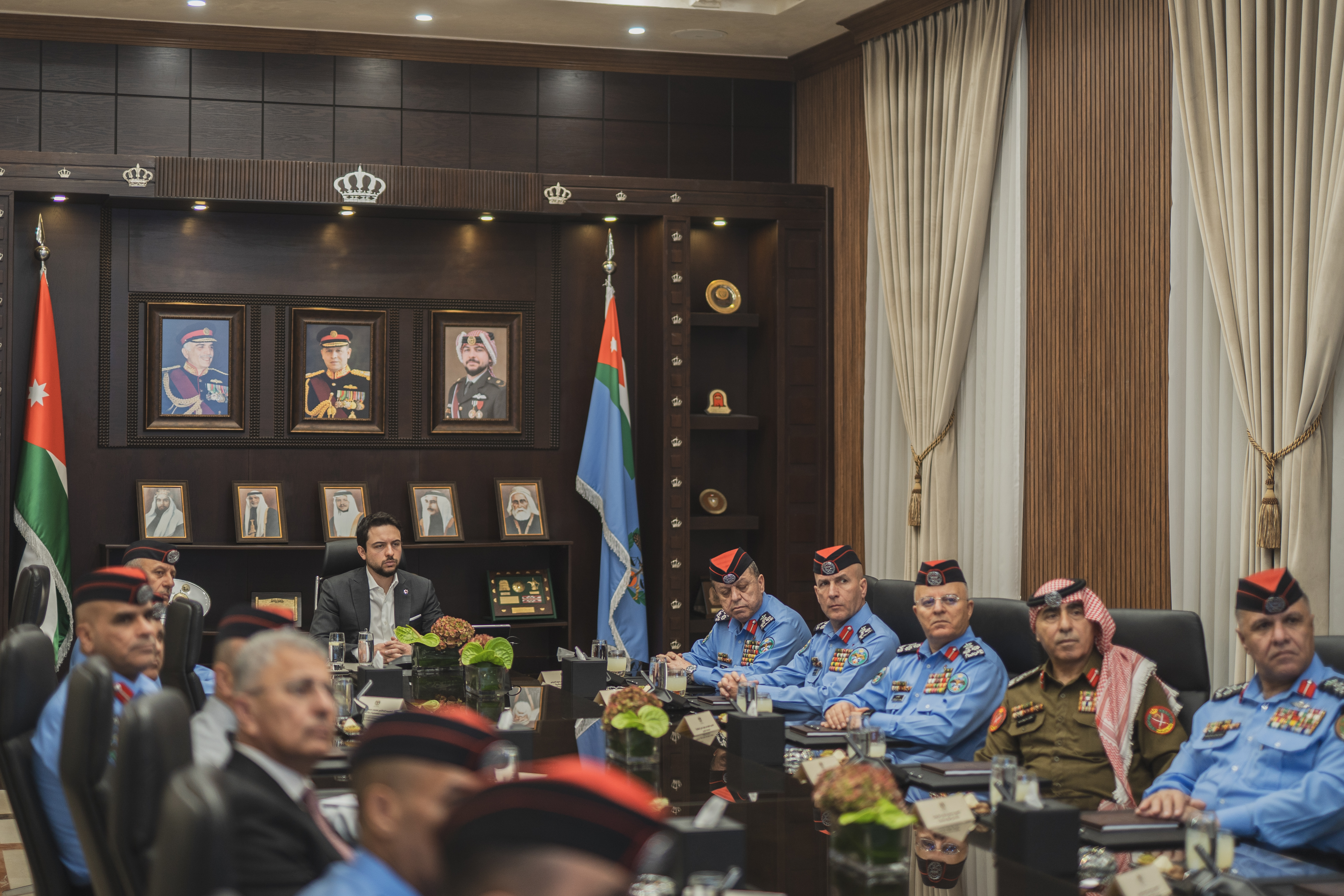  نائب الملك، ولي العهد يزور مديرية الأمن العام ويشيد بجهود منتسبيها وتطورها التقني