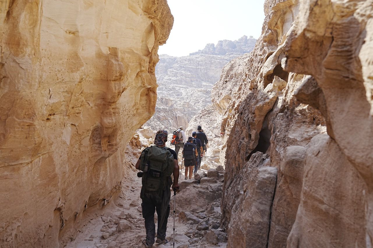 محافظات/رئيس مجلس مفوضي سلطة البترا  يشارك بمسارات درب الأردن