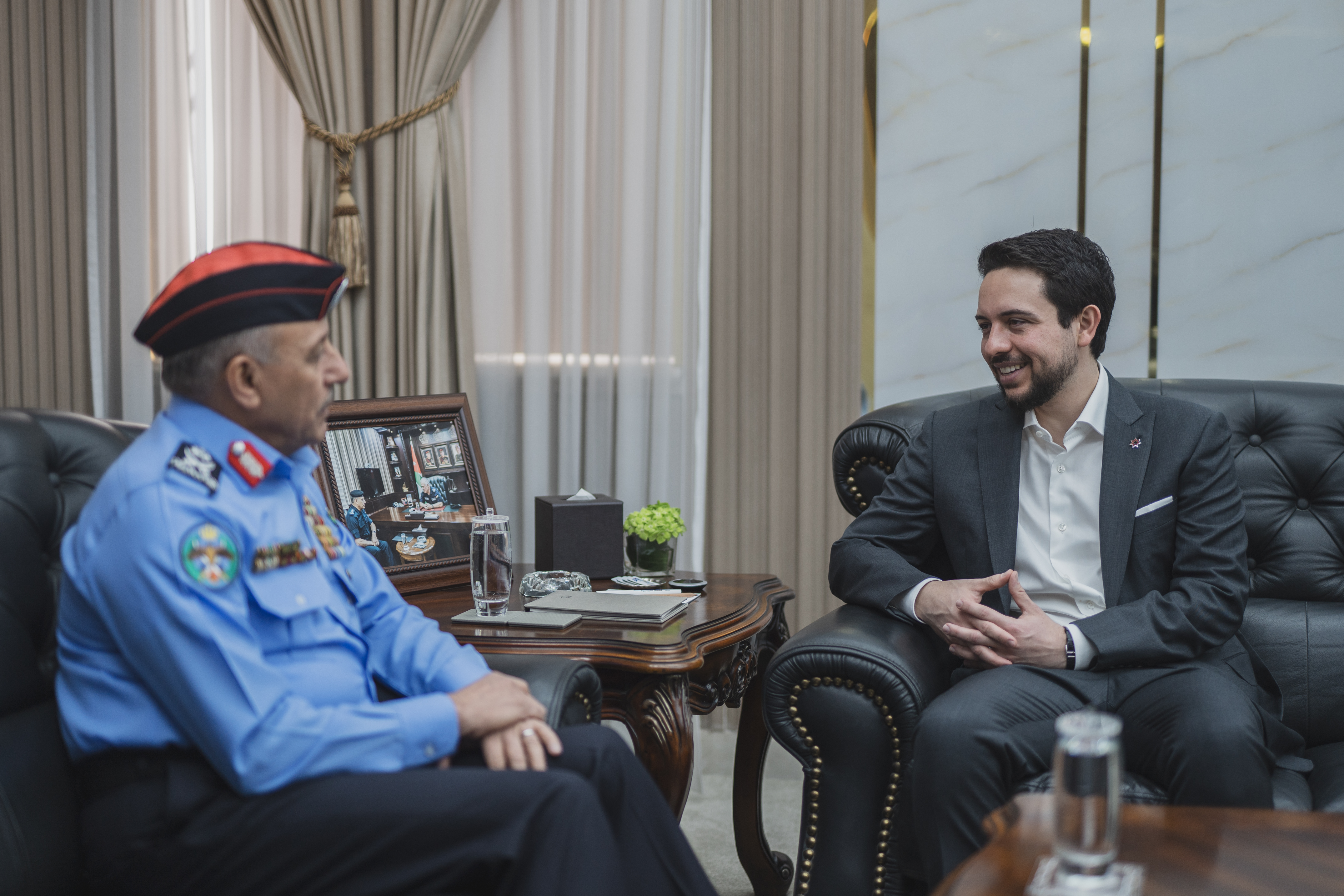  نائب الملك، ولي العهد يزور مديرية الأمن العام ويشيد بجهود منتسبيها وتطورها التقني