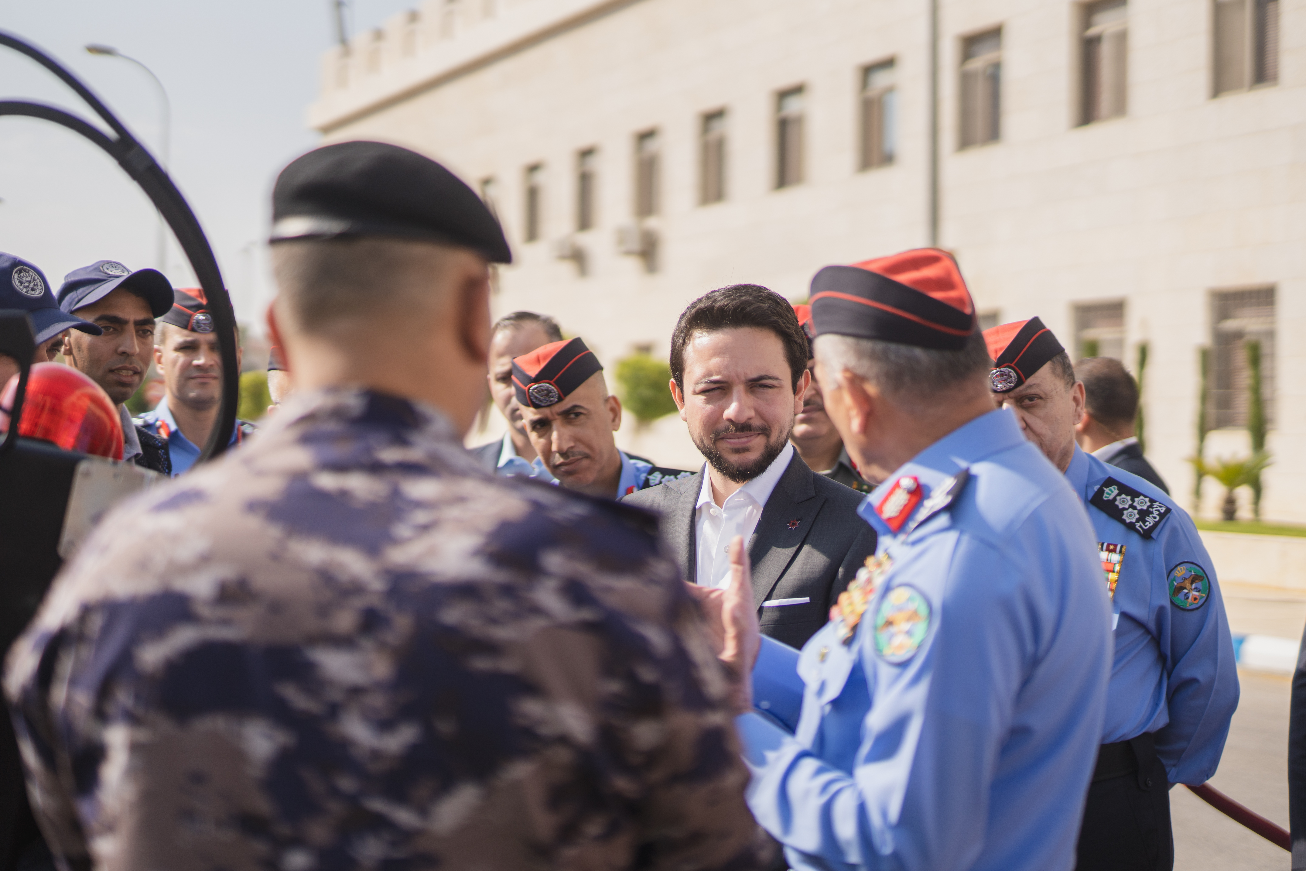  نائب الملك، ولي العهد يزور مديرية الأمن العام ويشيد بجهود منتسبيها وتطورها التقني
