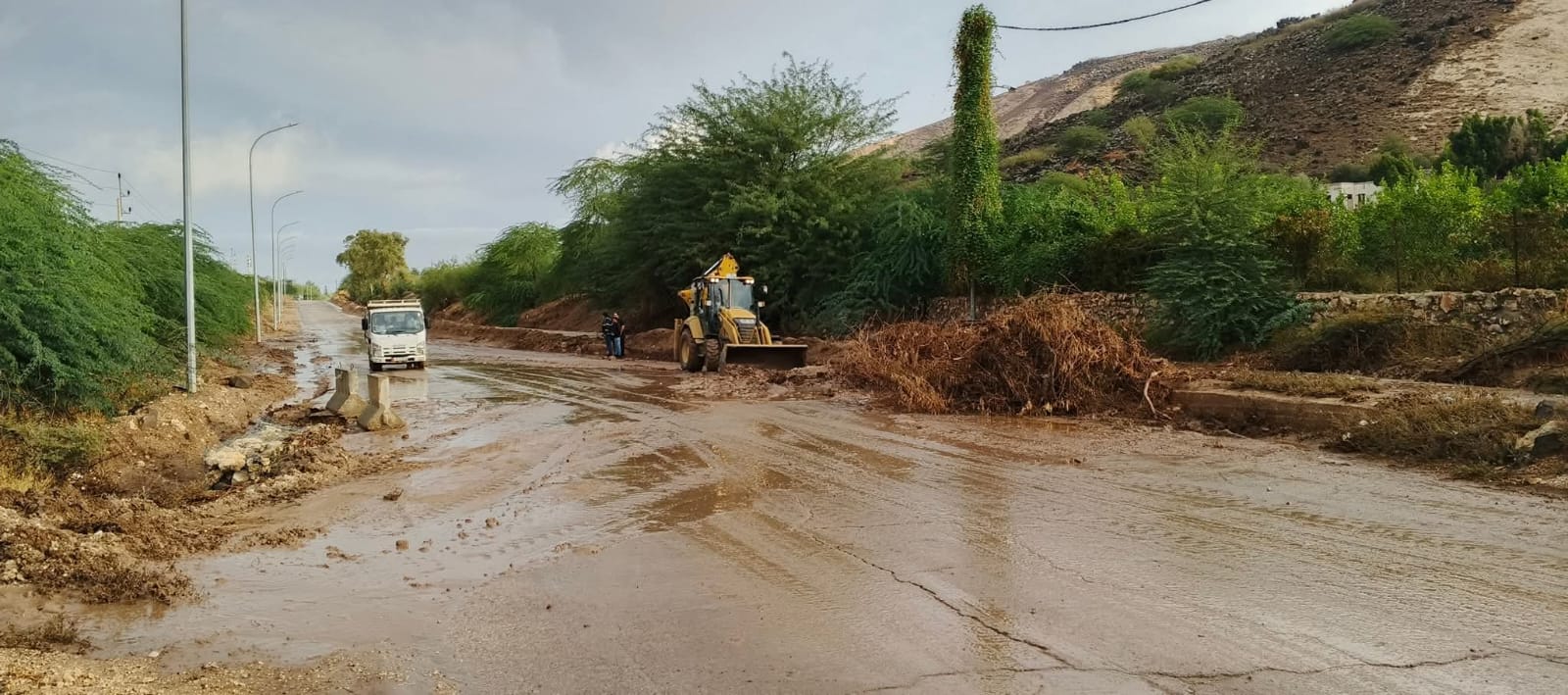 إعادة فتح طريق العدسية الشونة الشمالية جراء الأمطار
