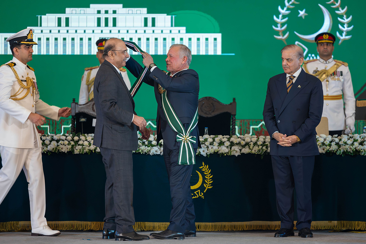 الملك والرئيس الباكستاني يعقدان مباحثات في إسلام آباد