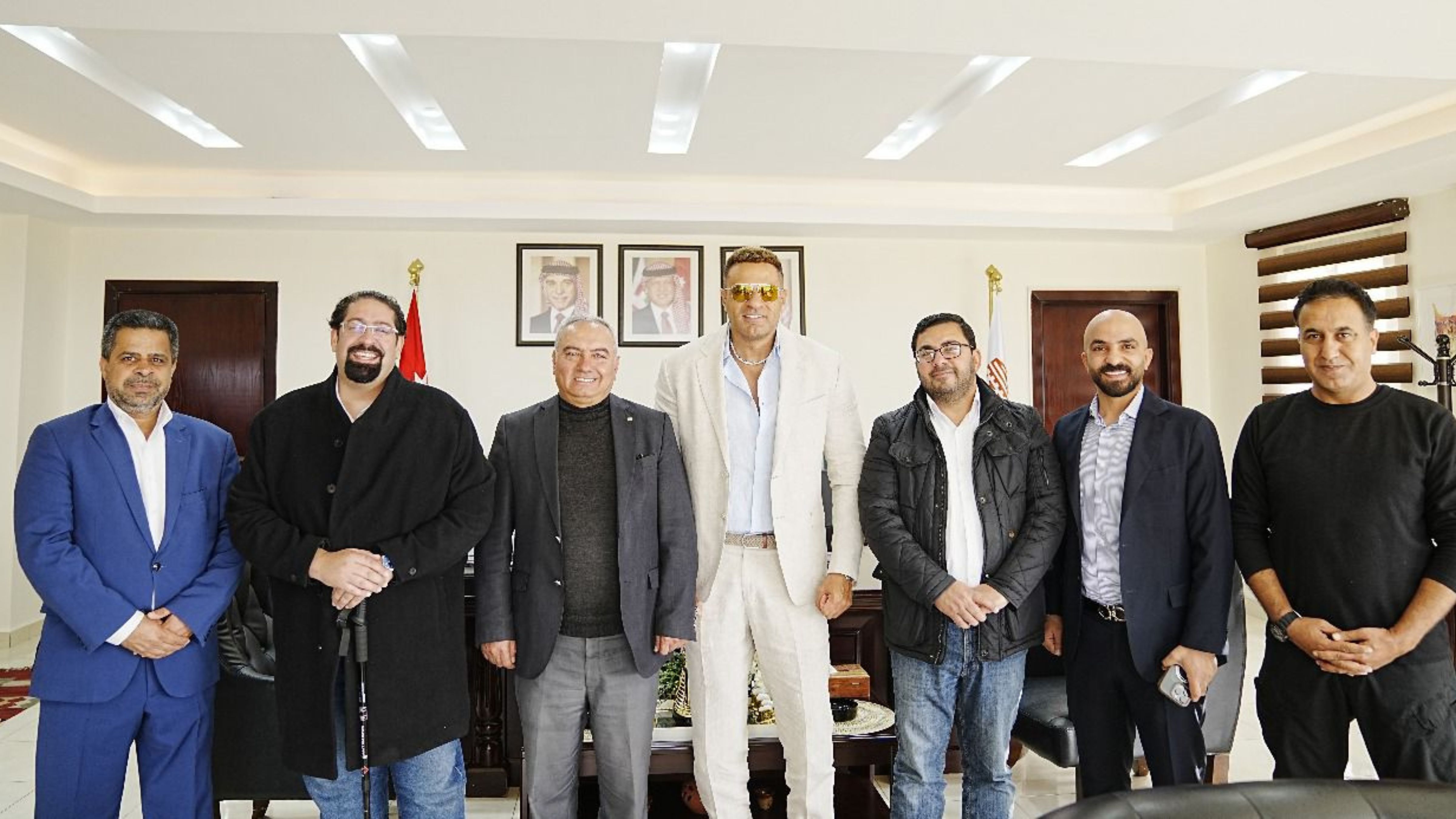 الفنان المصري محمد نور يشيد بجمال البترا 