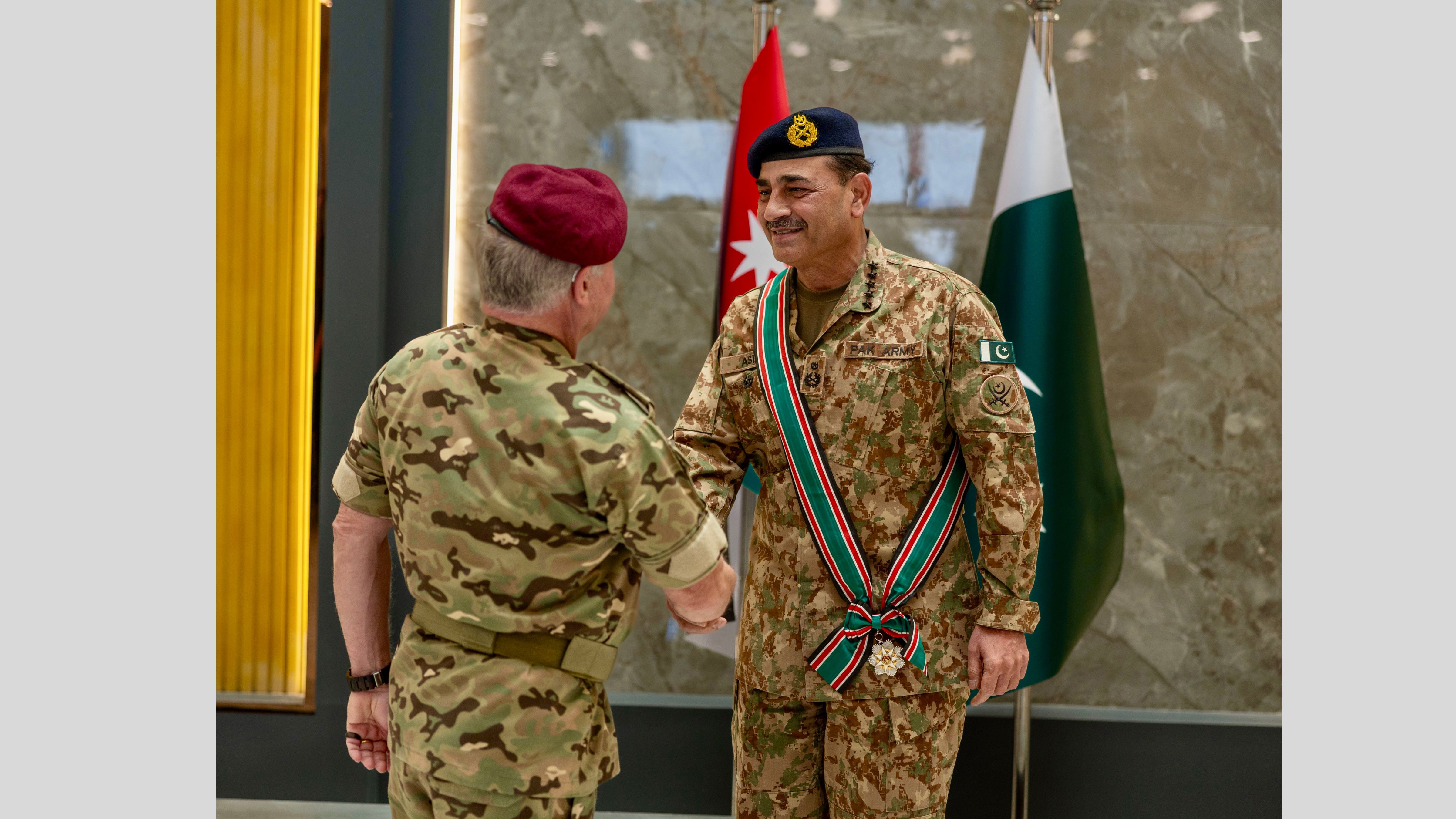 الملك يزور شركة للصناعات الدفاعية في إسلام آباد ويحضر تمرينا عسكريا