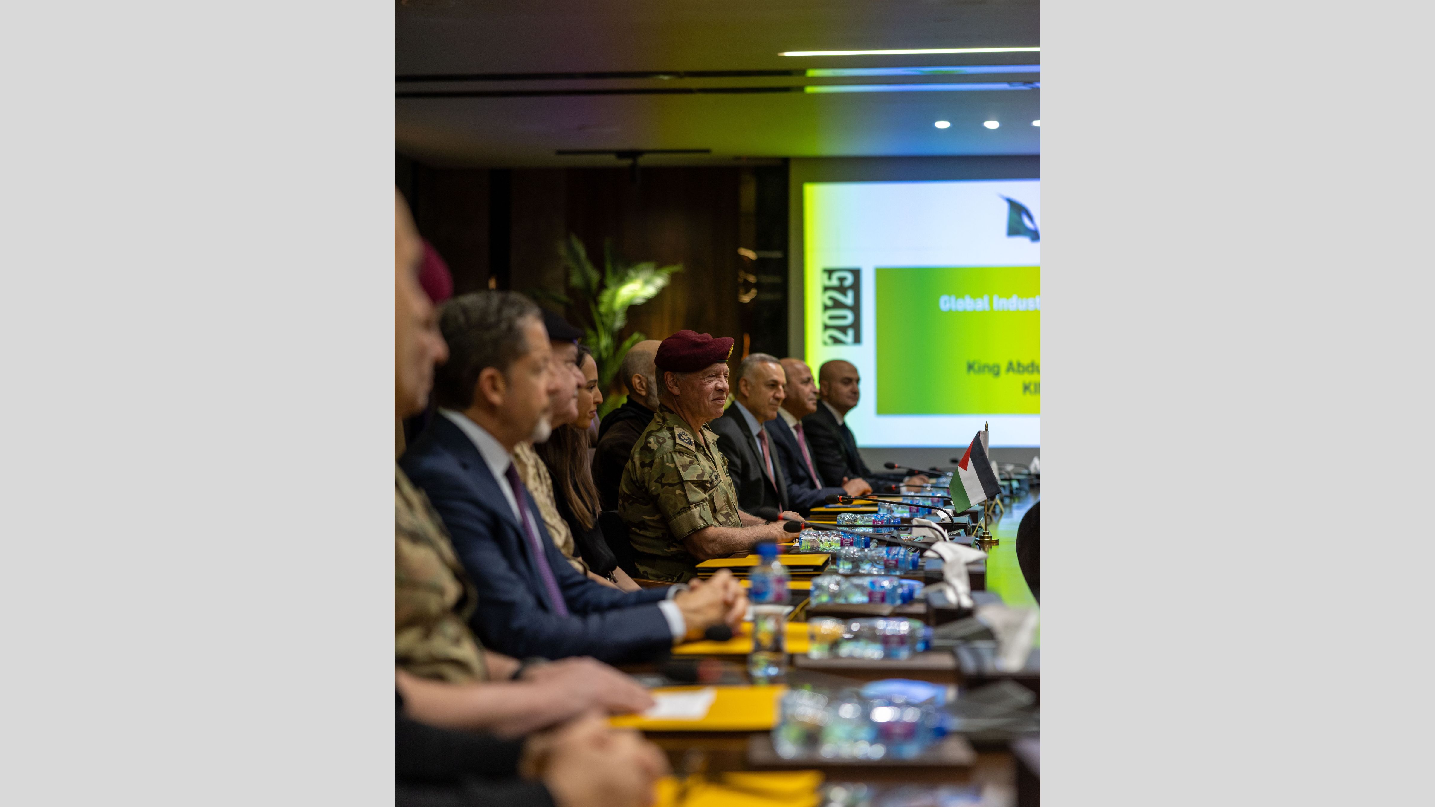 الملك يزور شركة للصناعات الدفاعية في إسلام آباد ويحضر تمرينا عسكريا