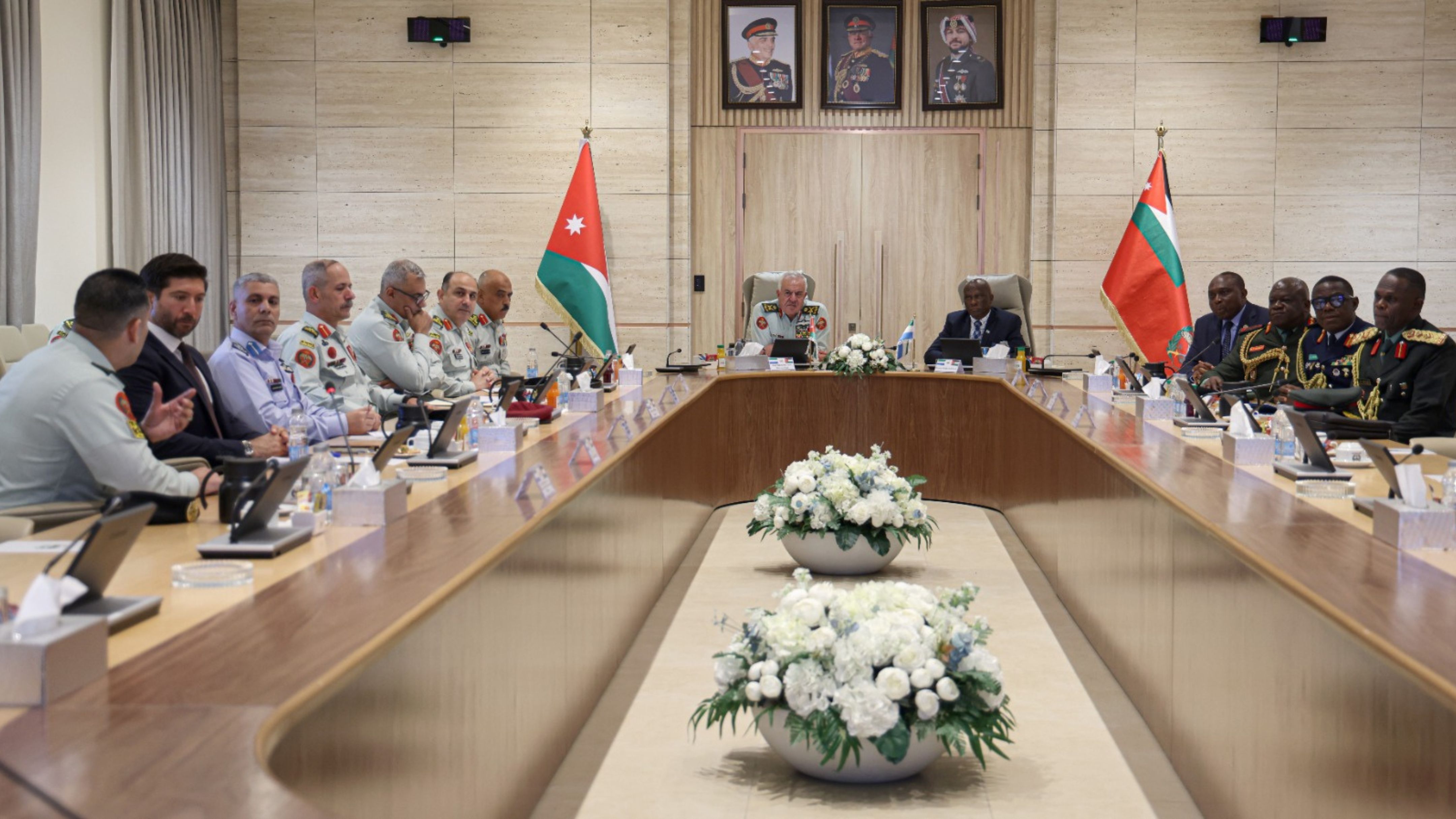 الحنيطي يستقبل نائب وزير الدفاع السيراليوني