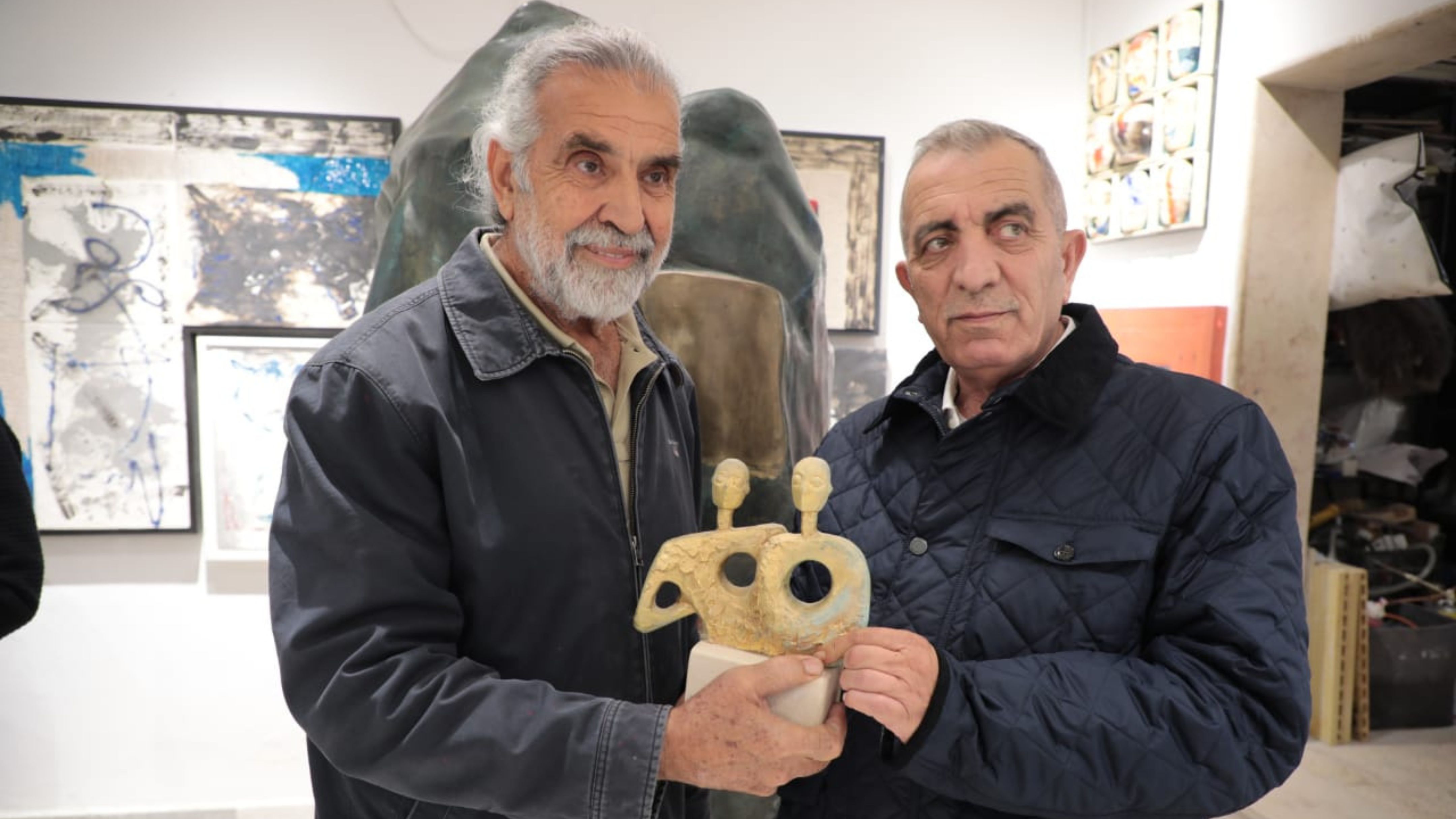 وزير الثقافة يزور محترف وجاليري الفنان التشكيلي حازم الزعبي