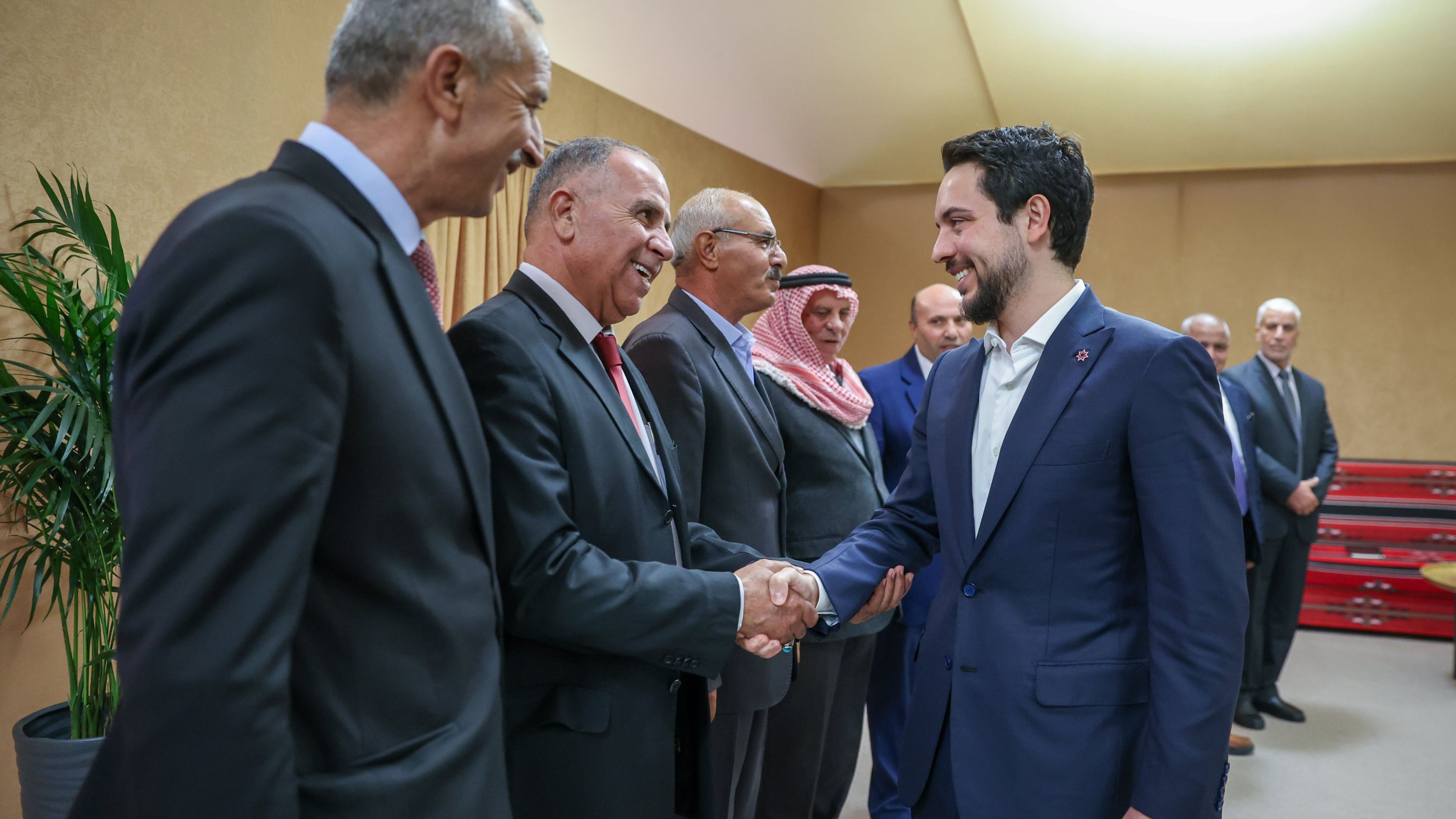 ولي العهد يلتقي وجهاء وممثلين عن محافظة الطفيلة