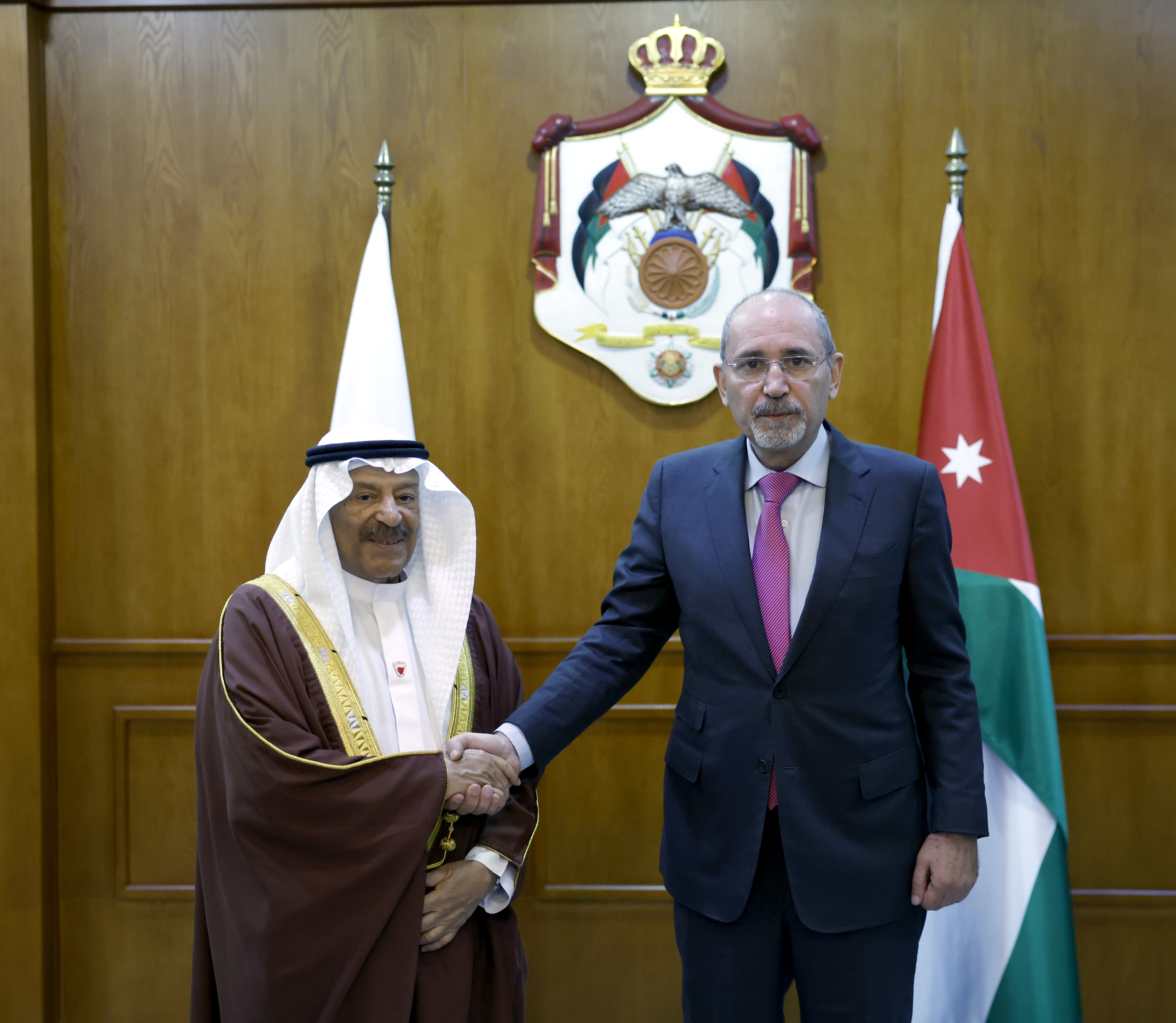 وزير الخارجية يلتقي رئيس مجلس الشورى البحريني