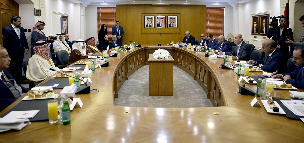 وزير الخارجية يلتقي رئيس مجلس الشورى البحريني