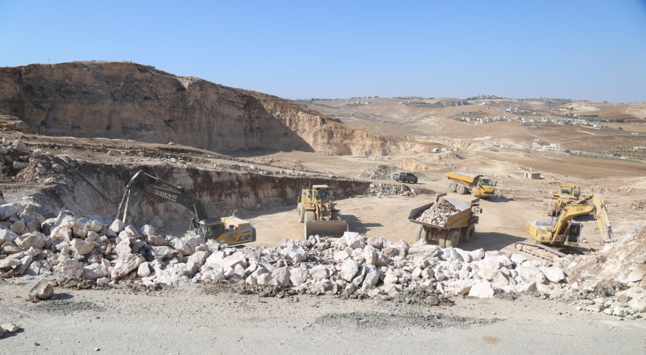 وزير الأشغال يتفقد مشاريع طرق في البلقاء وجرش وعجلون وإربد