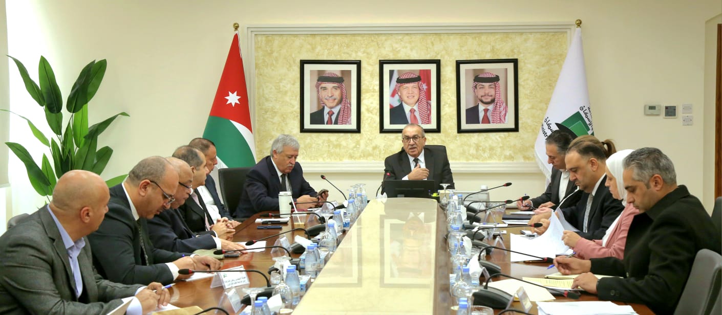 اجتماع يبحث خطط تطوير جسر الملك حسين وتعزيز كفاءة المراكز الحدودية