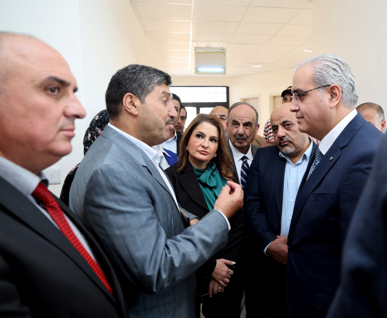 وزير الصحة يفتتح مركز صحي مخيم مادبا