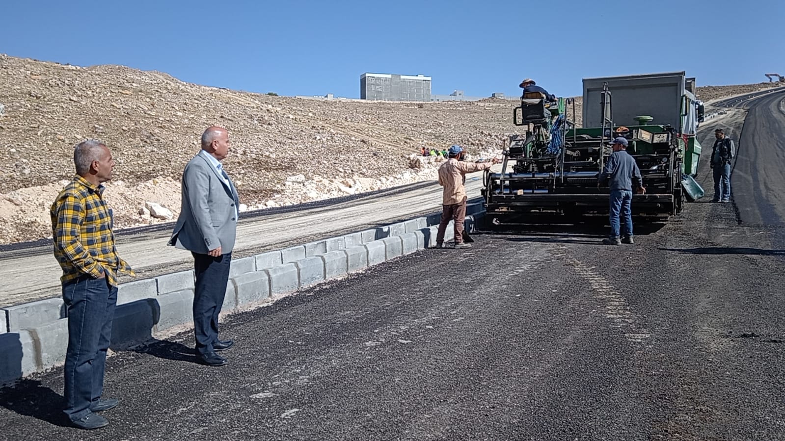 بدء أعمال المرحلة النهائية من مشروع توسعة مدخل مدينة السلط