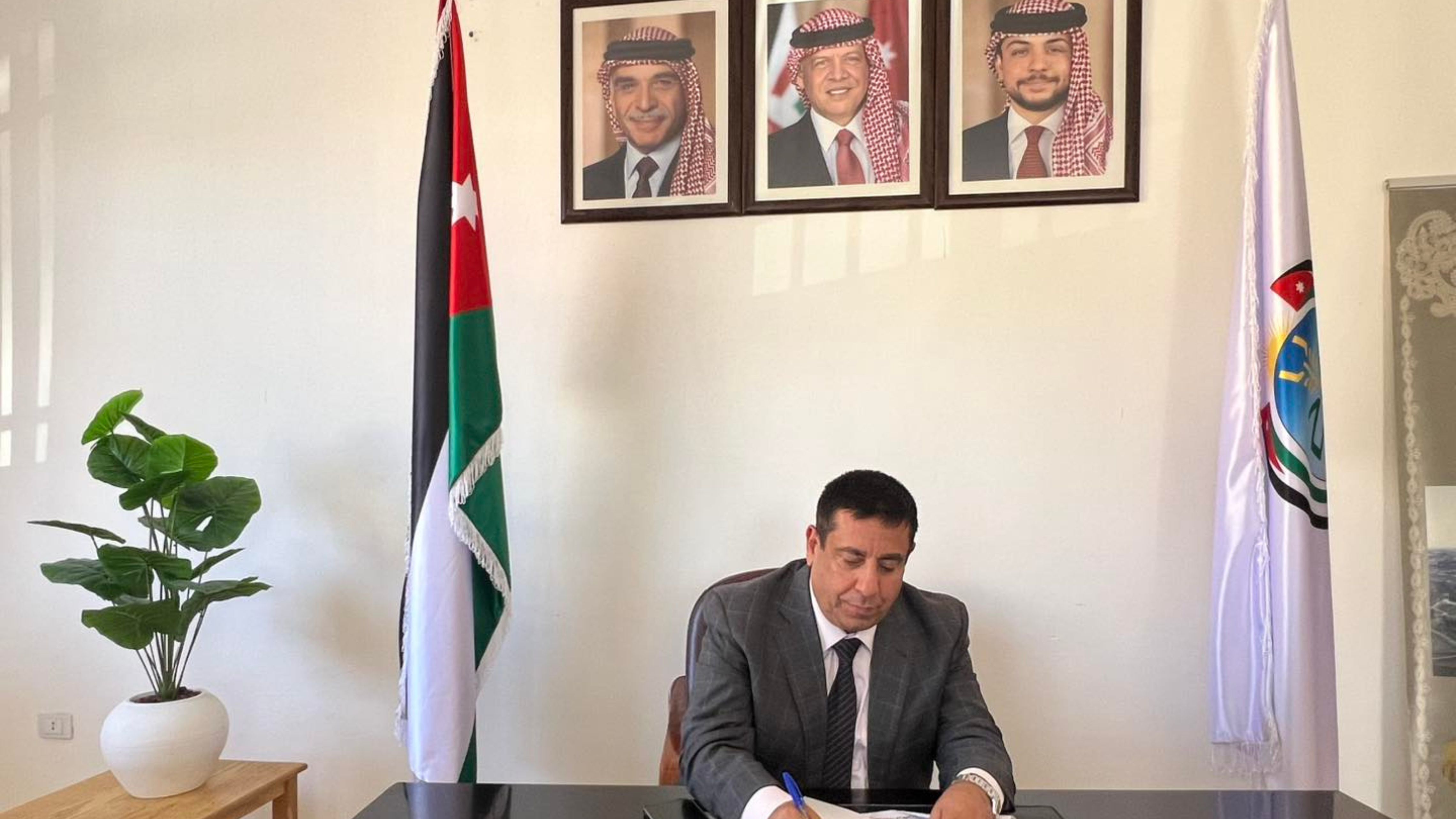 بلدية الكرك تباشر بتجهيز غرفة عمليات مركزية لإدارة الأزمات والطوارئ