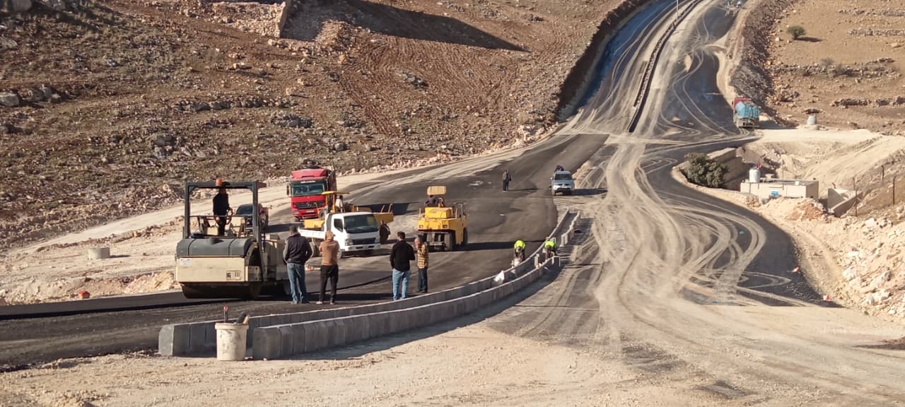 بدء أعمال المرحلة النهائية من مشروع توسعة مدخل مدينة السلط