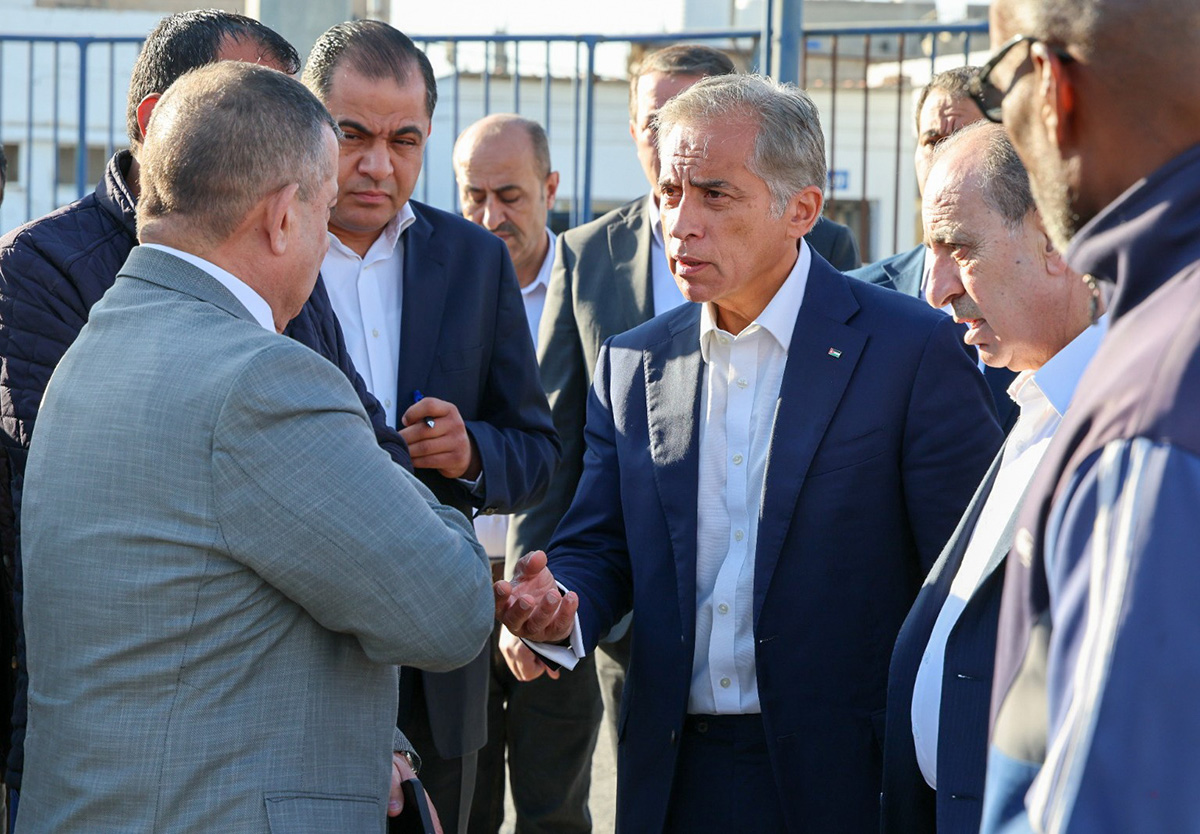 رئيس الوزراء يتابع سير العمل في مواقع زارها سابقا ويتفقد مواقع جديدة في ألوية الرّصيفة والهاشمية والقصبة بالزرقاء