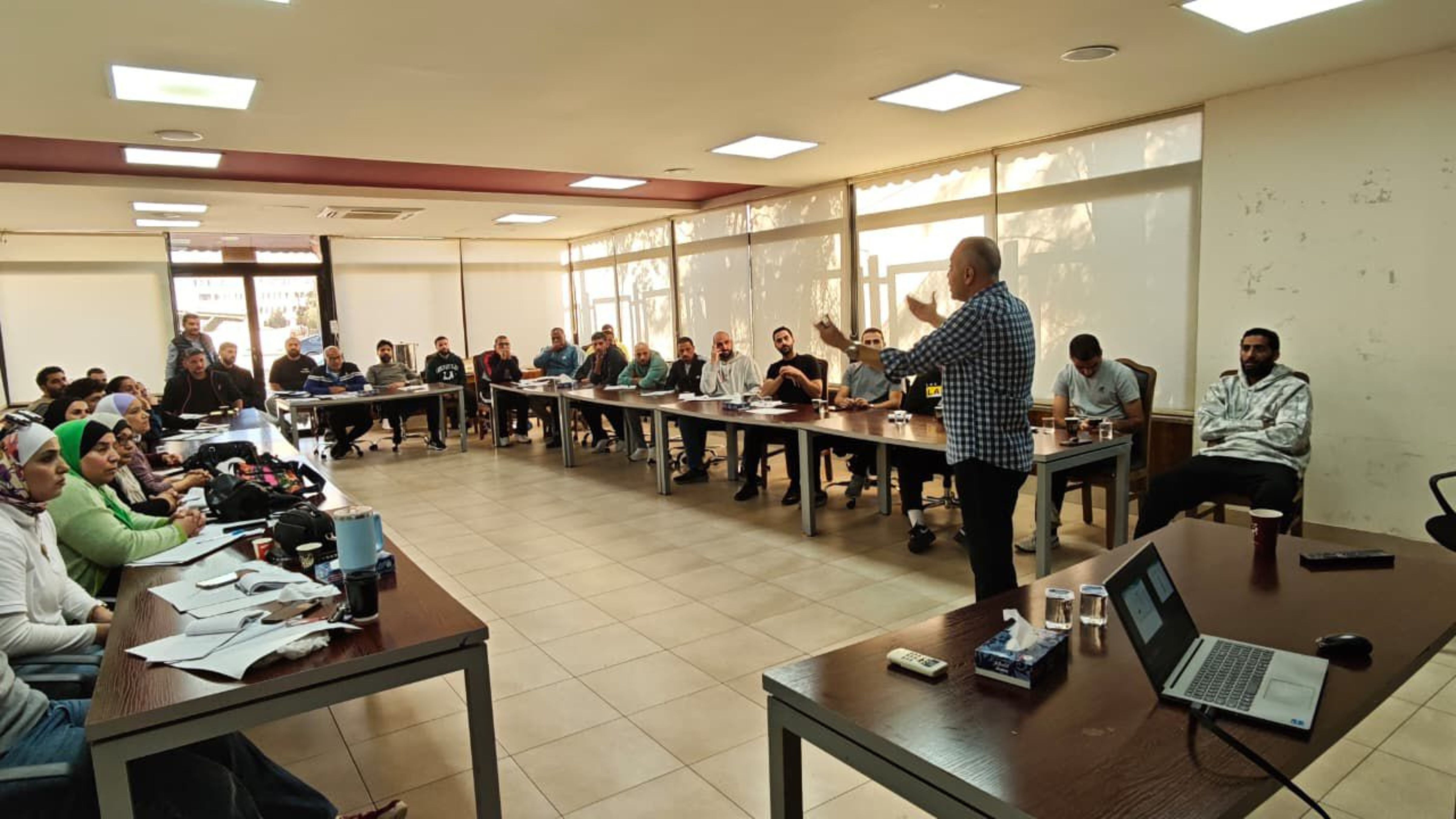 مركز إعداد القيادات الشبابية يختتم دورة مدربي كرة السلة