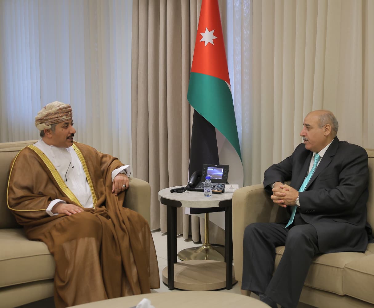 رئيس النواب يبحث والسفير العُماني تعزيز العلاقات المشتركة