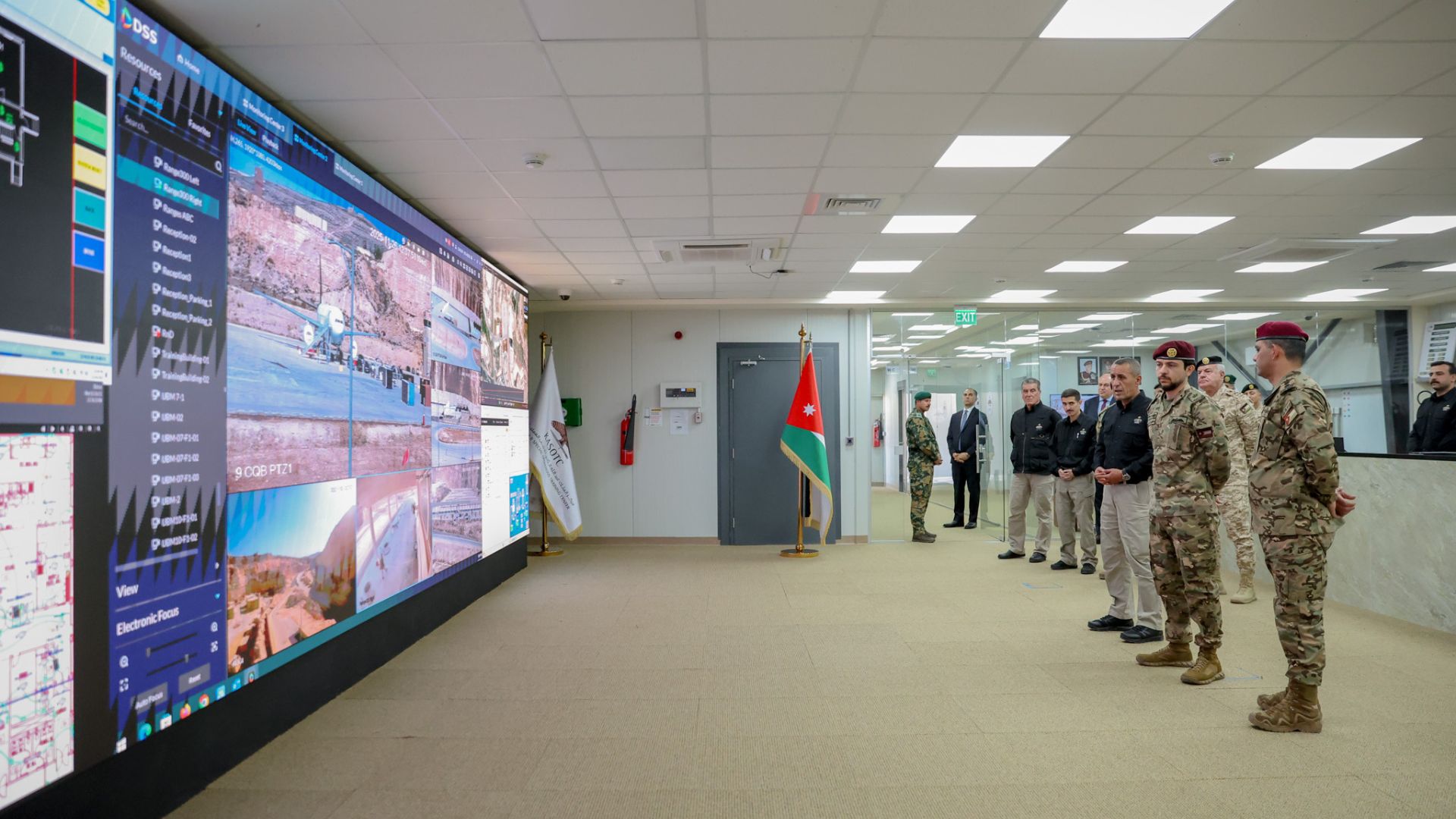 نائب الملك.. ولي العهد يفتتح غرفة القيادة والسيطرة في مركز الملك عبدالله الثاني لتدريب العمليات الخاصة