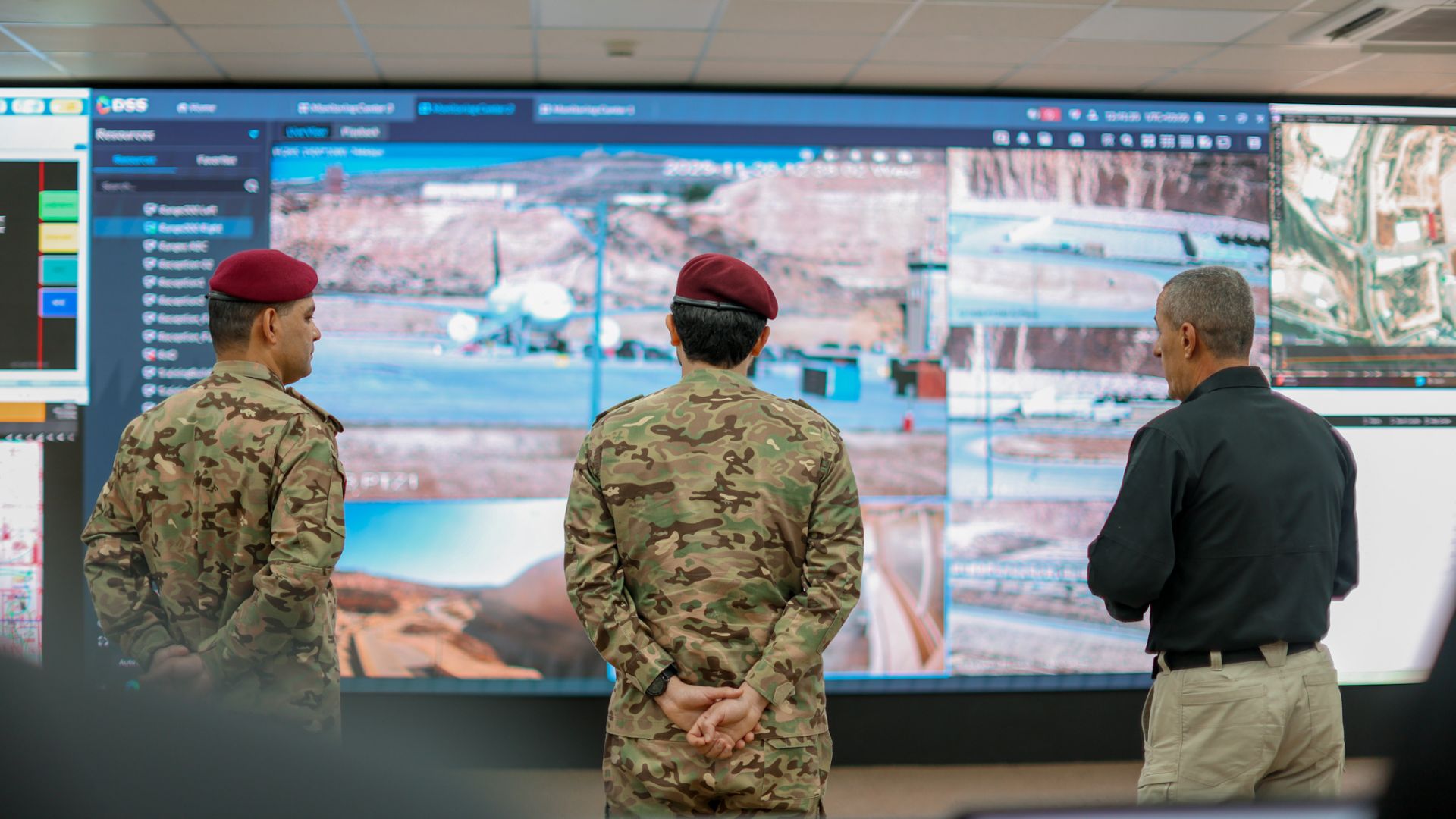 نائب الملك.. ولي العهد يفتتح غرفة القيادة والسيطرة في مركز الملك عبدالله الثاني لتدريب العمليات الخاصة