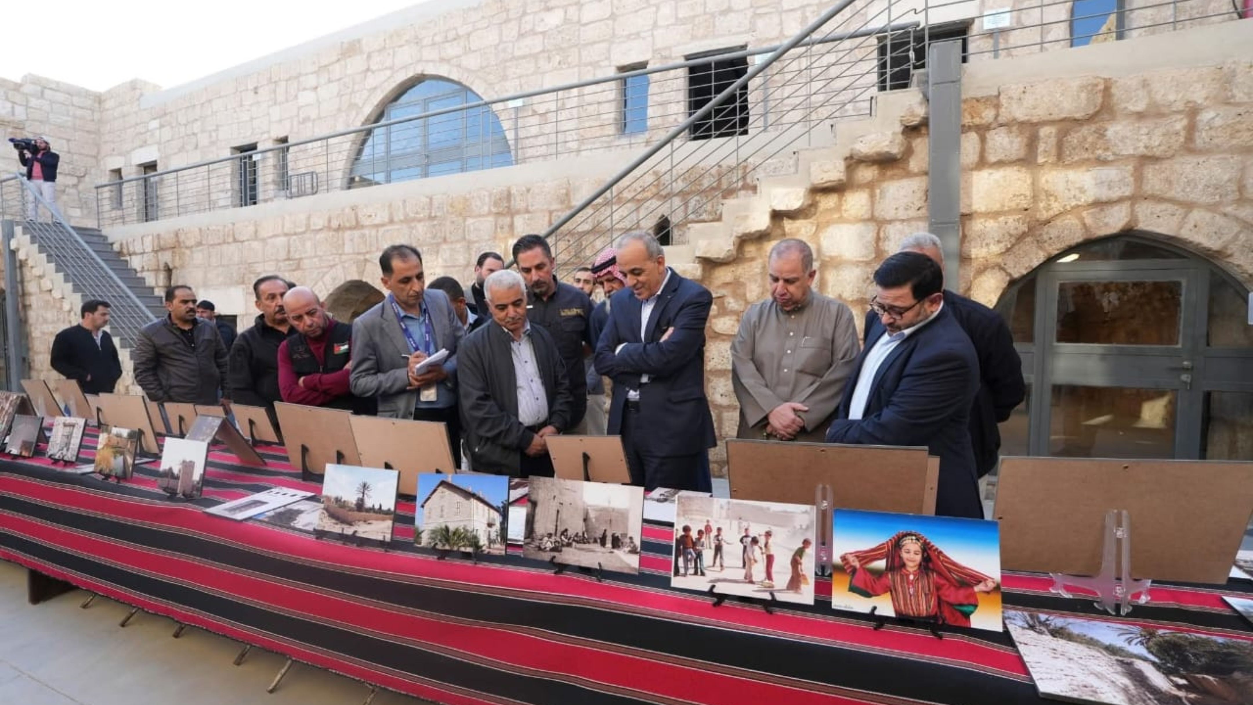 وزير السياحة والآثار يتفقد عددًا من المواقع السياحية والأثرية في محافظة معان