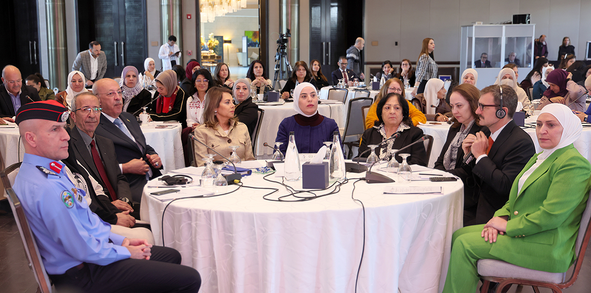 وزيرة التنمية الاجتماعية تفتتح جلسات حوارية حول العنف الرقمي ضد المرأة