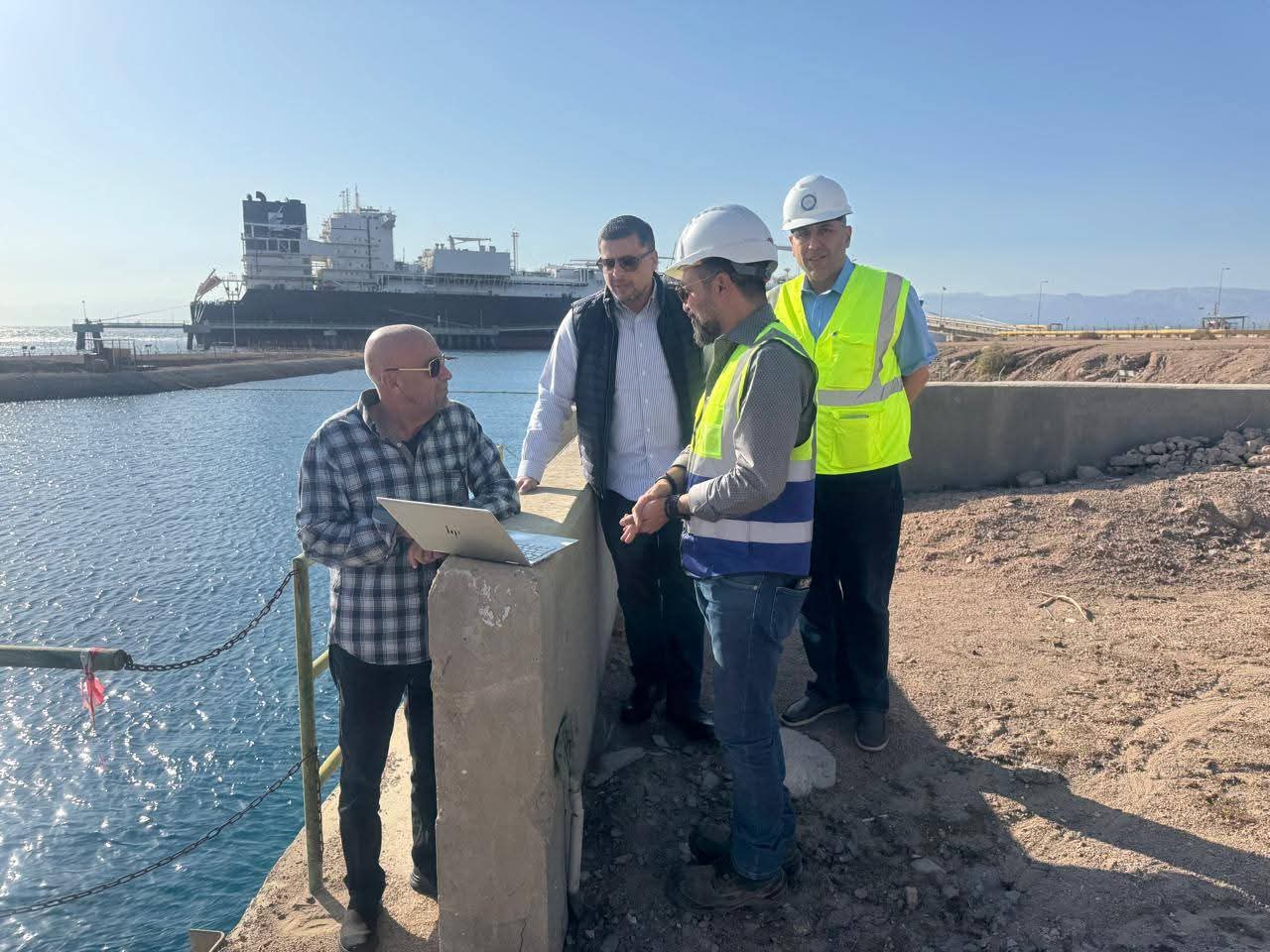 وزير المياه يطلع على مأخذ مشروع الناقل الوطني الجديد