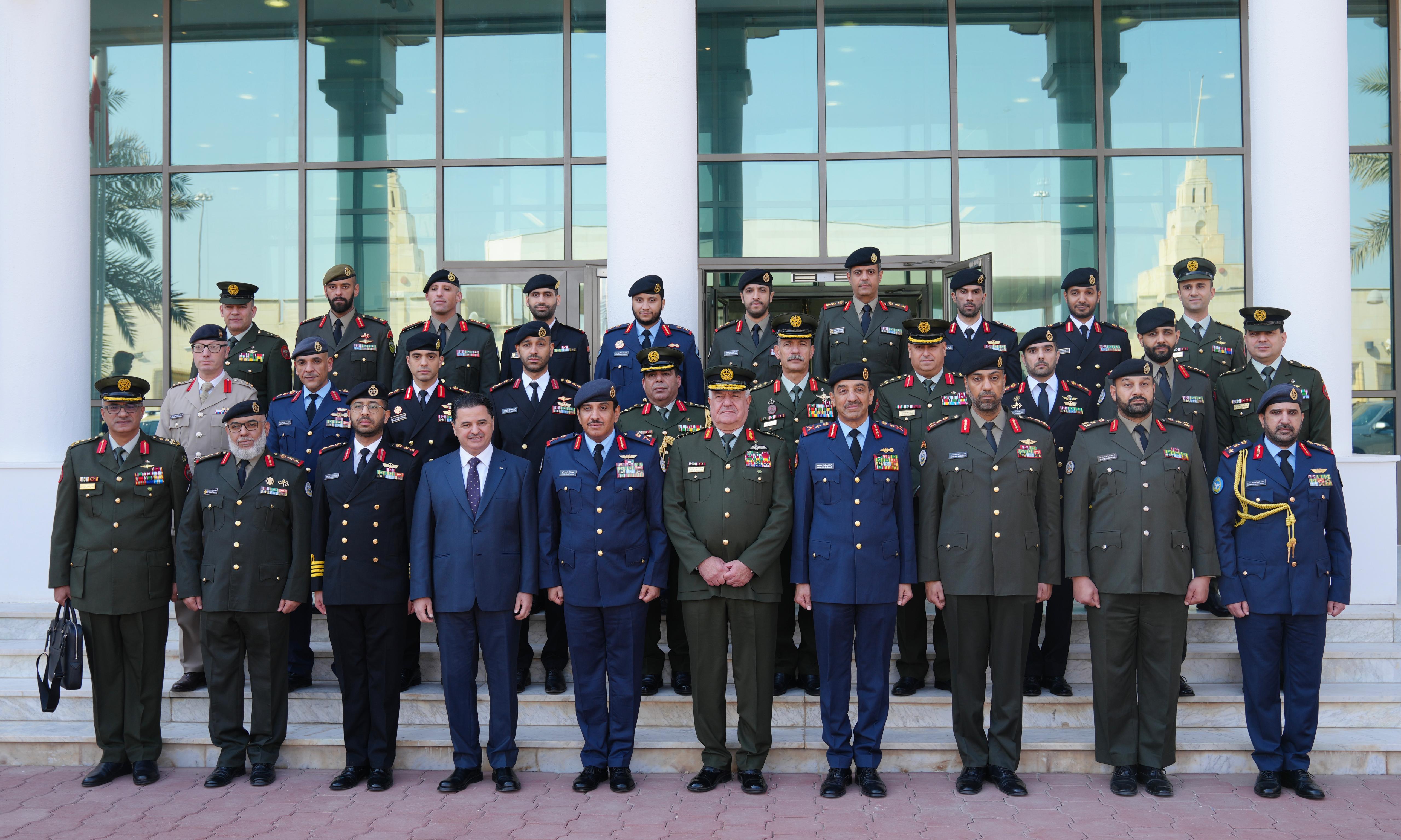 اللواء الركن الحنيطي يلتقي رئيس الأركان العامة للجيش الكويتي