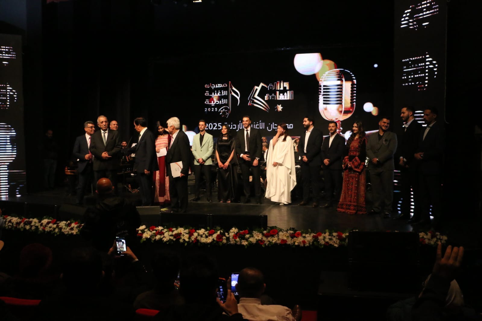 فوز أغنية بيت بآل البيت لأسامة المشلح بالجائزة الاولى في مهرجان الاغنية الاردنية 