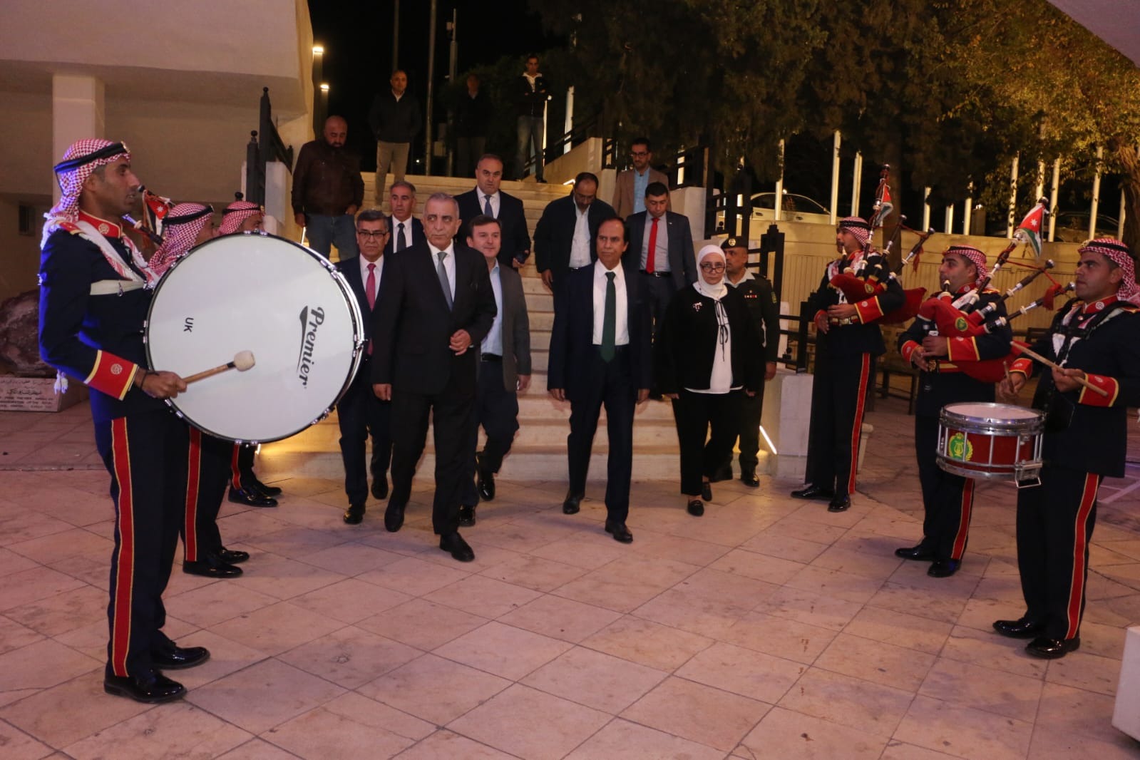 فوز أغنية بيت بآل البيت لأسامة المشلح بالجائزة الاولى في مهرجان الاغنية الاردنية 