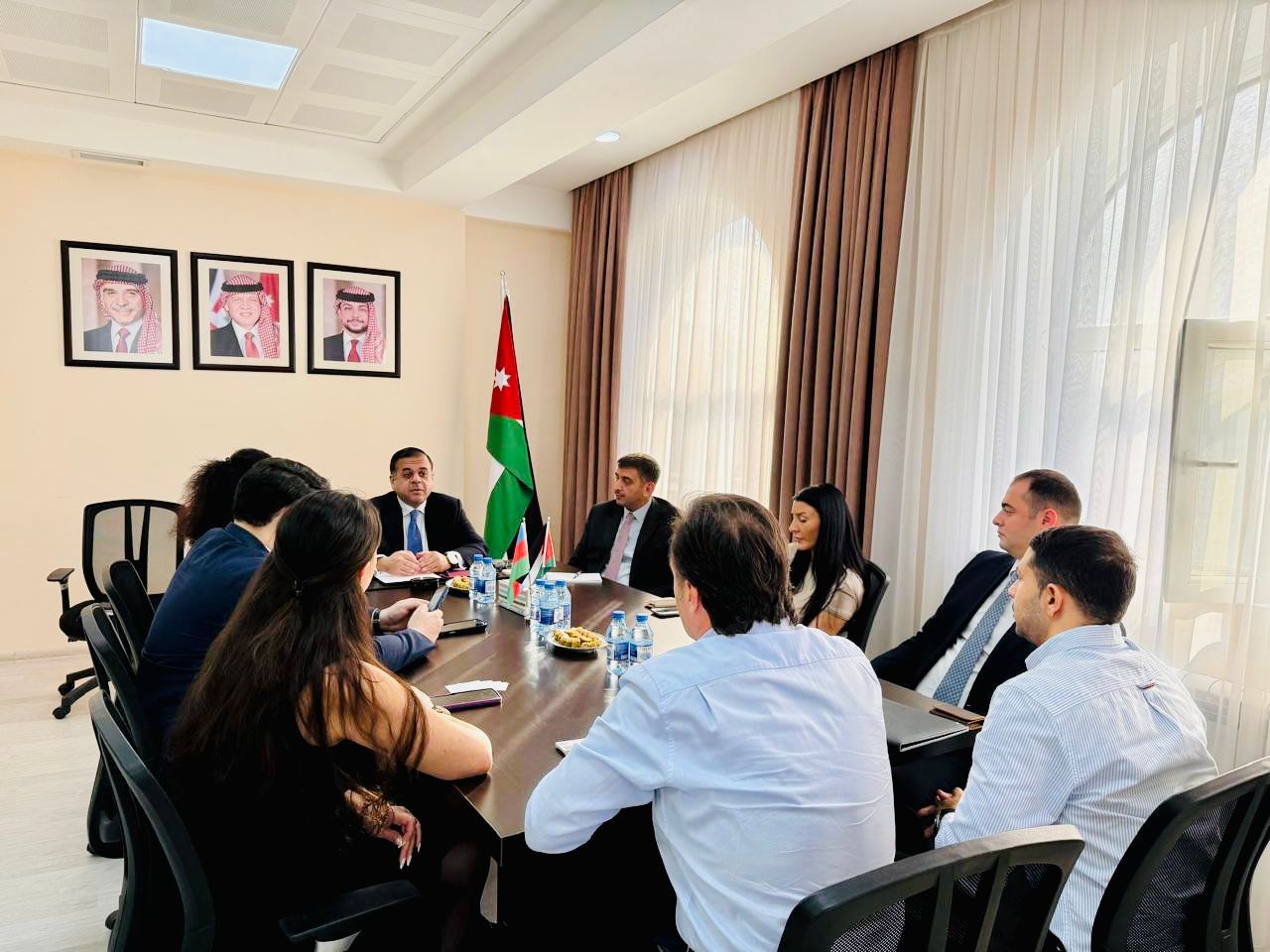 السياحة تعزز تعاونها مع السوق الأذري لاستقطاب المزيد من السياح للأردن